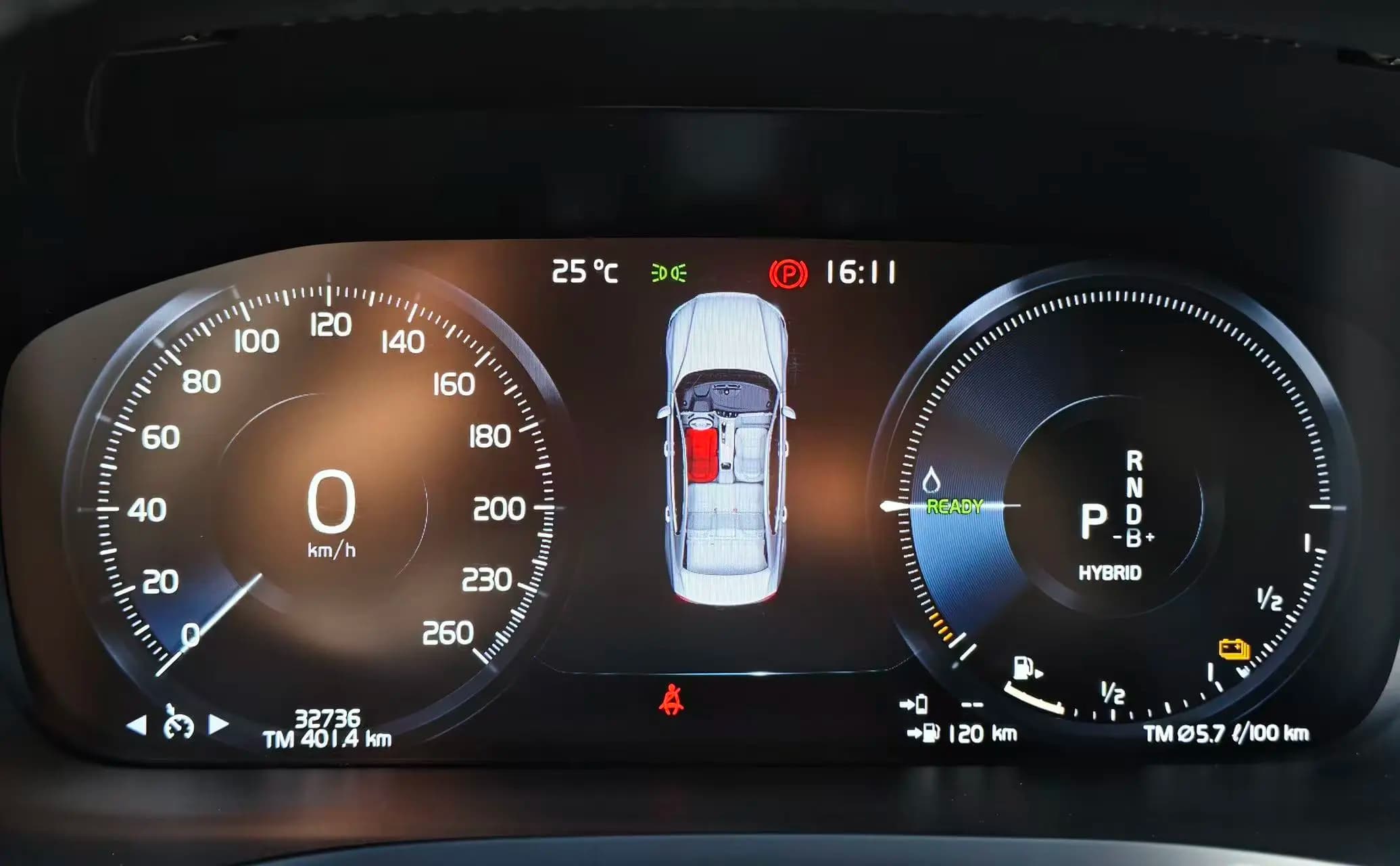 Volvo S60 PHEV 2022 г. 32106 км. — фото 17