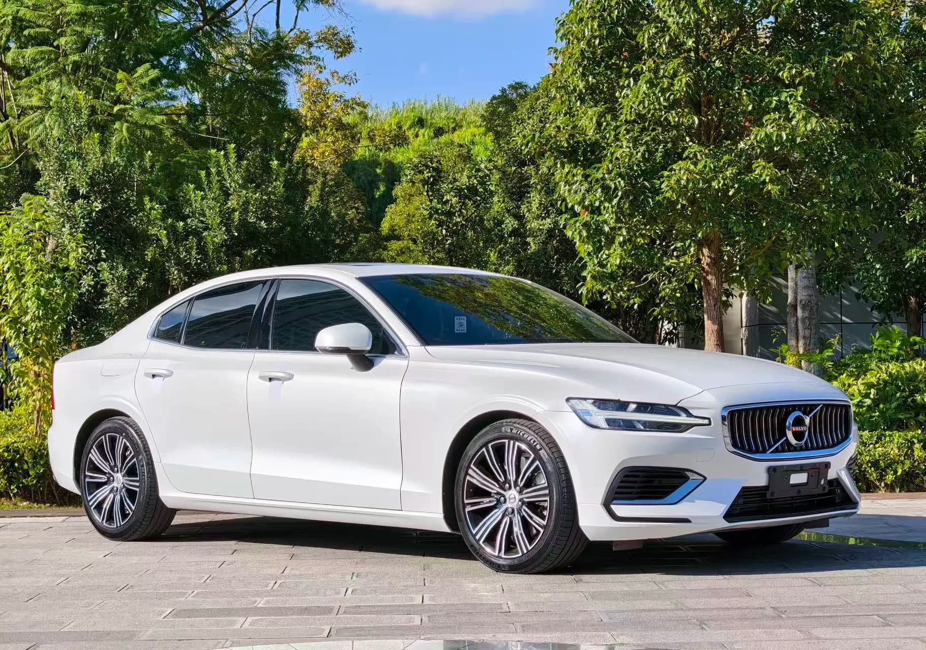Volvo S60 PHEV 2022 г. 32106 км. — фото 3