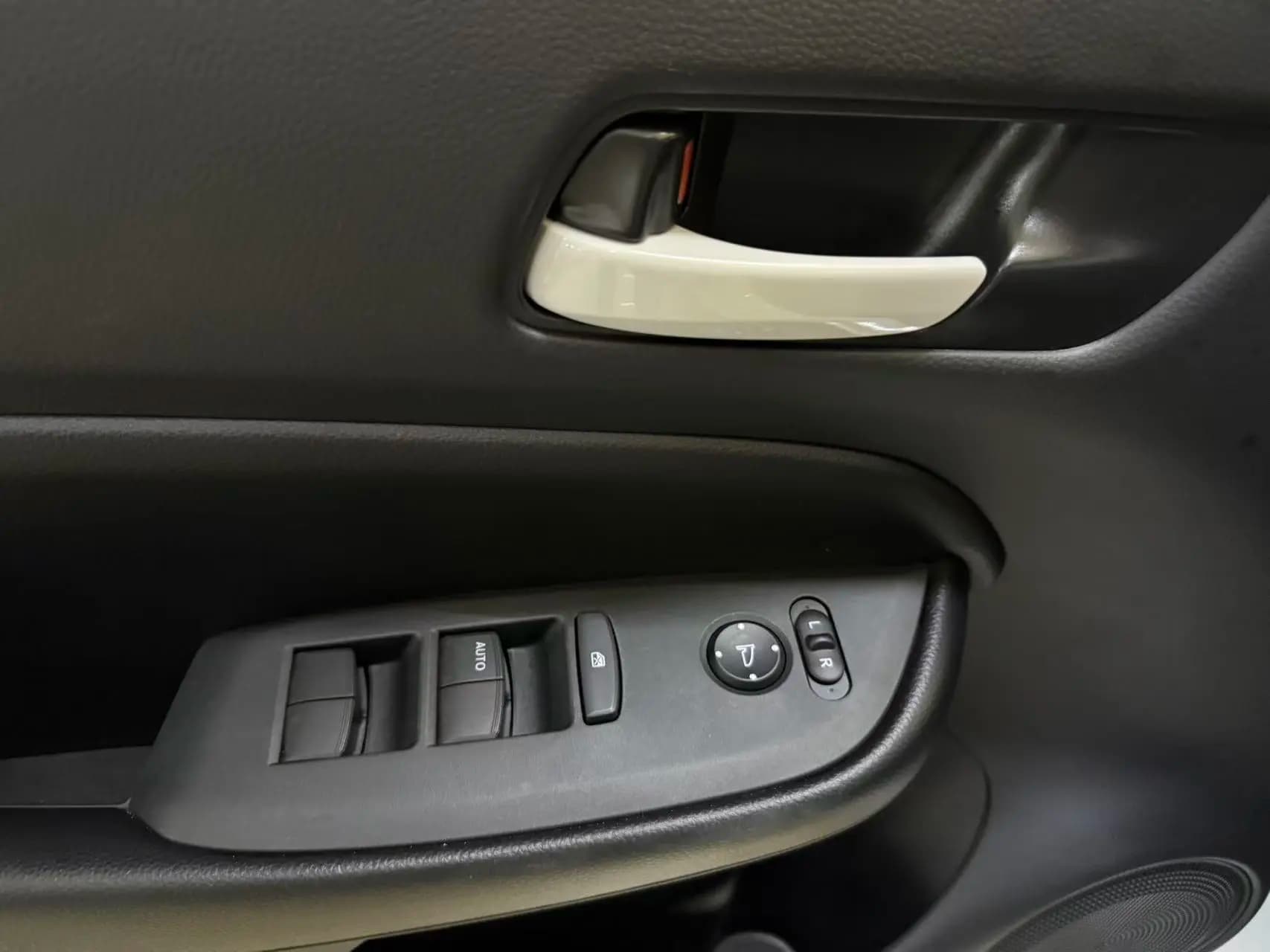 Honda Fit 2023 г. 4802 км. — фото 15