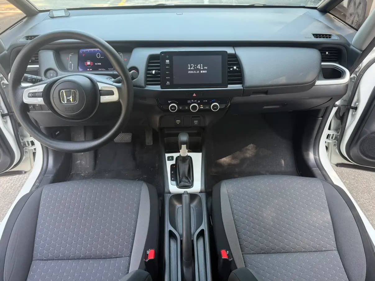 Honda Fit 2022 г. 34205 км. — фото 12
