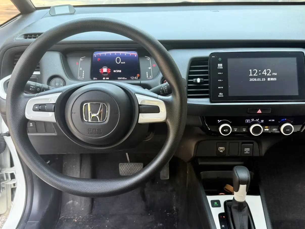 Honda Fit 2022 г. 34205 км. — фото 13