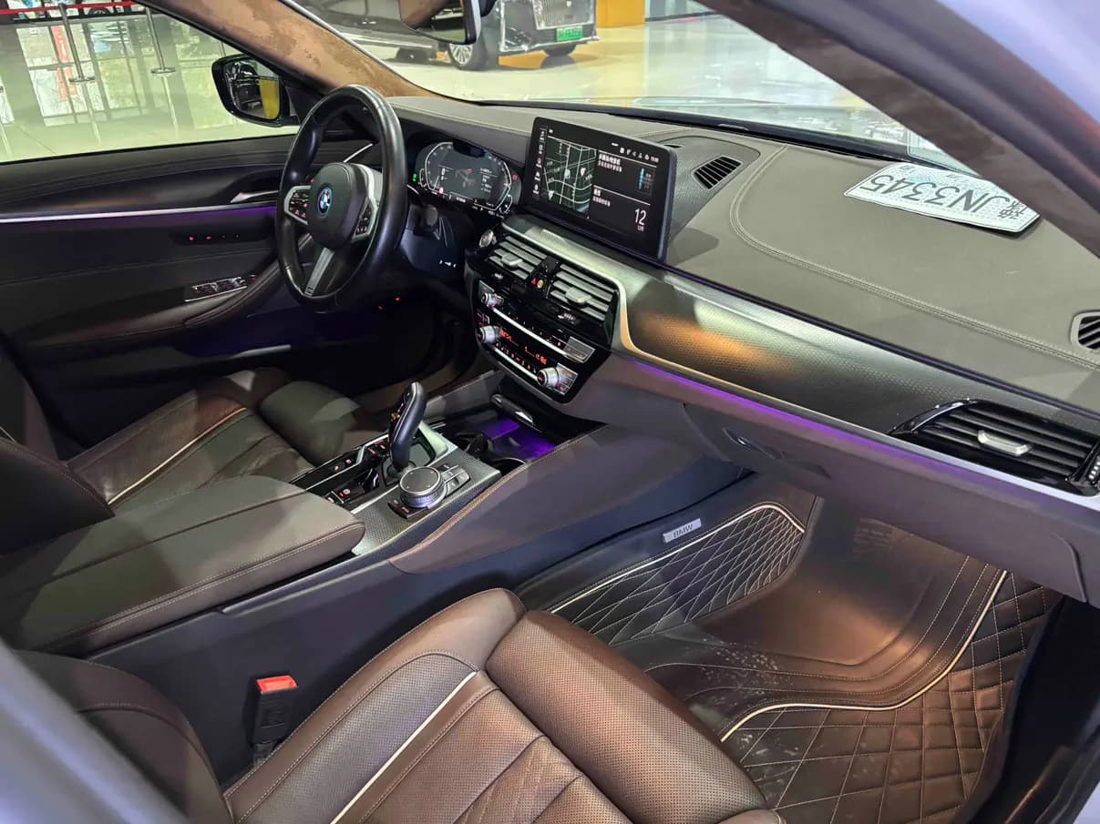 BMW 5 Series PHEV 2022 г. 66108 км. — фото 10