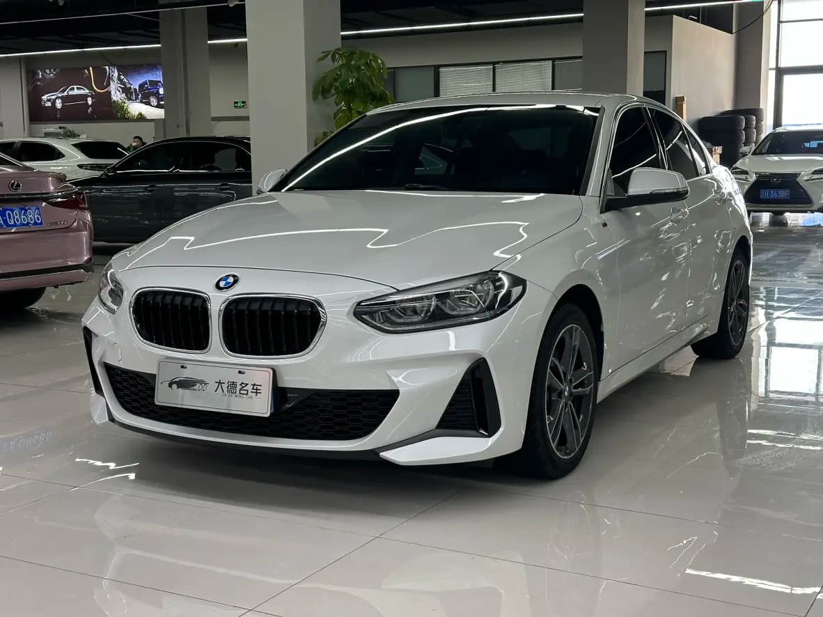BMW 1 Series 2022 г. 34137 км.