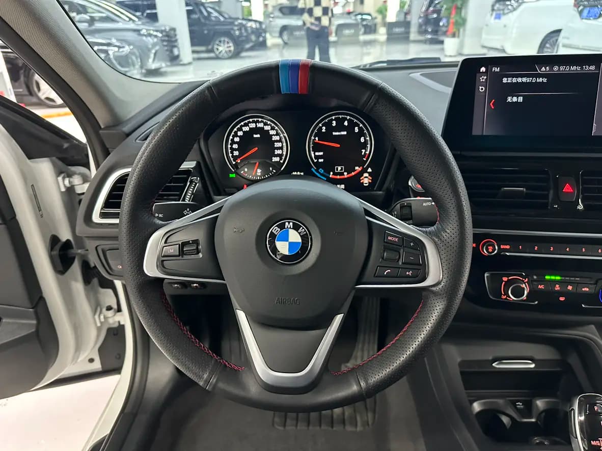 BMW 1 Series 2022 г. 34137 км. — фото 9