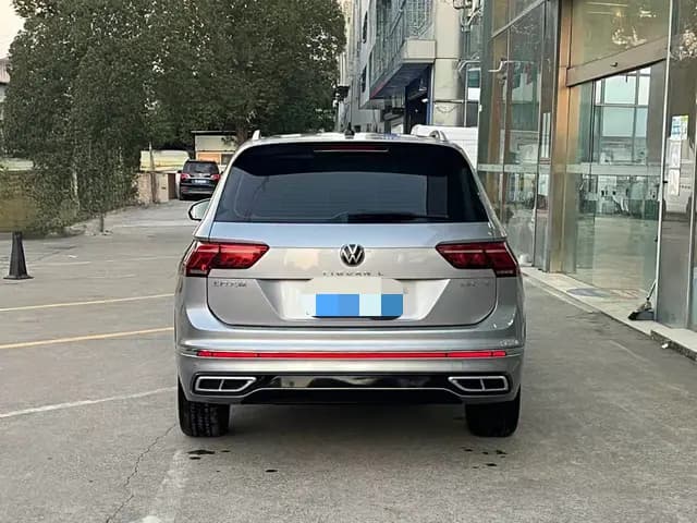 Volkswagen Tiguan L 2022 г. 21000 км. — фото 2