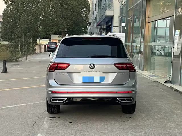 Volkswagen Tiguan L 2022 г. 21000 км. — фото 4