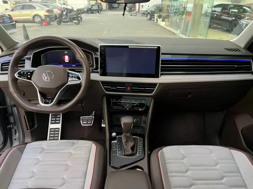 Volkswagen Tiguan L 2022 г. 21000 км. — фото 6