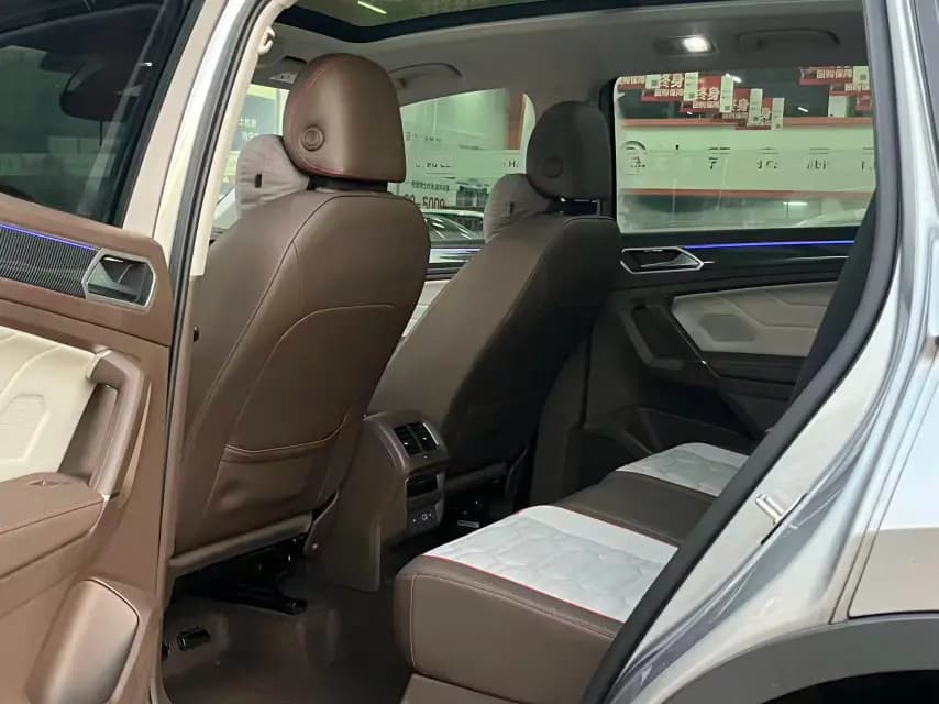 Volkswagen Tiguan L 2022 г. 21000 км. — фото 8