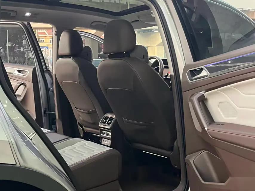 Volkswagen Tiguan L 2022 г. 21000 км. — фото 9