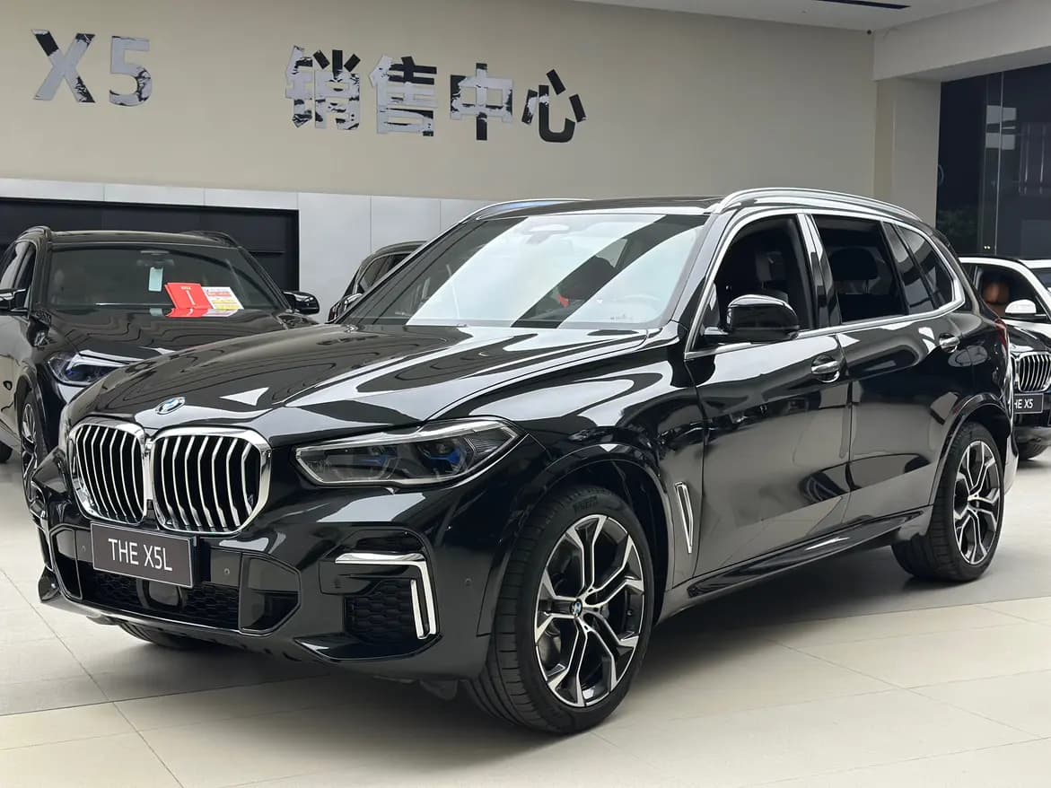 BMW X5 2023 г. 72143 км.