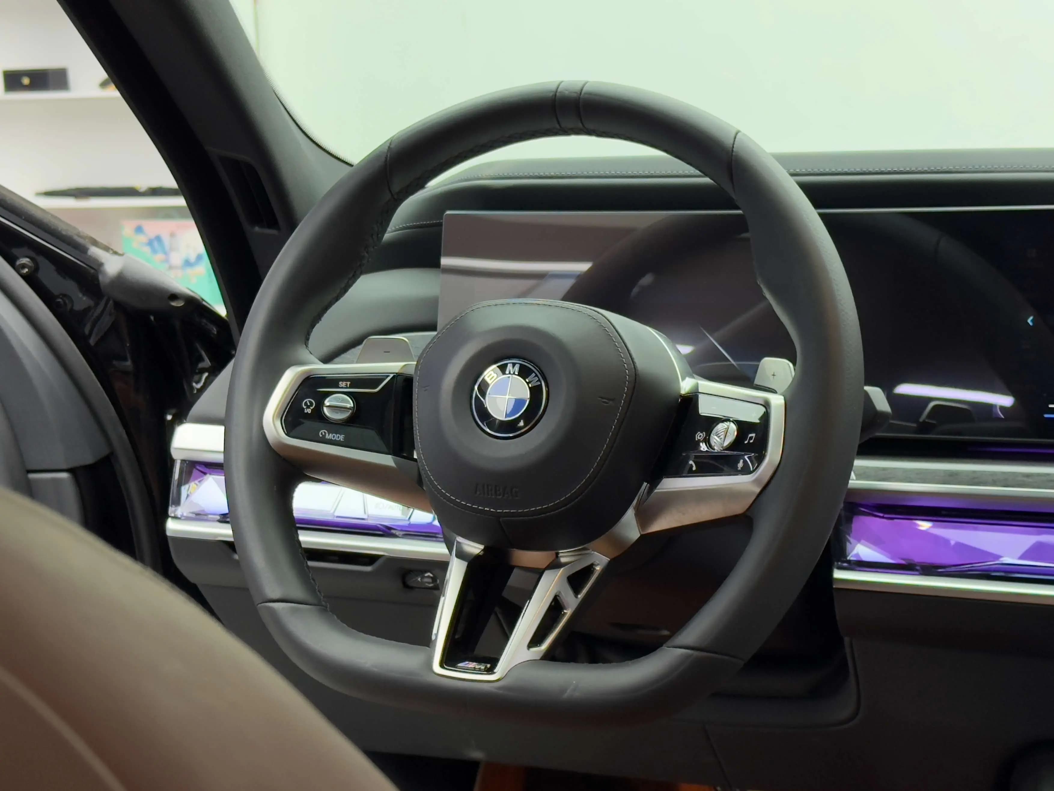 BMW 7 Series 2023 г. 16080 км. — фото 17