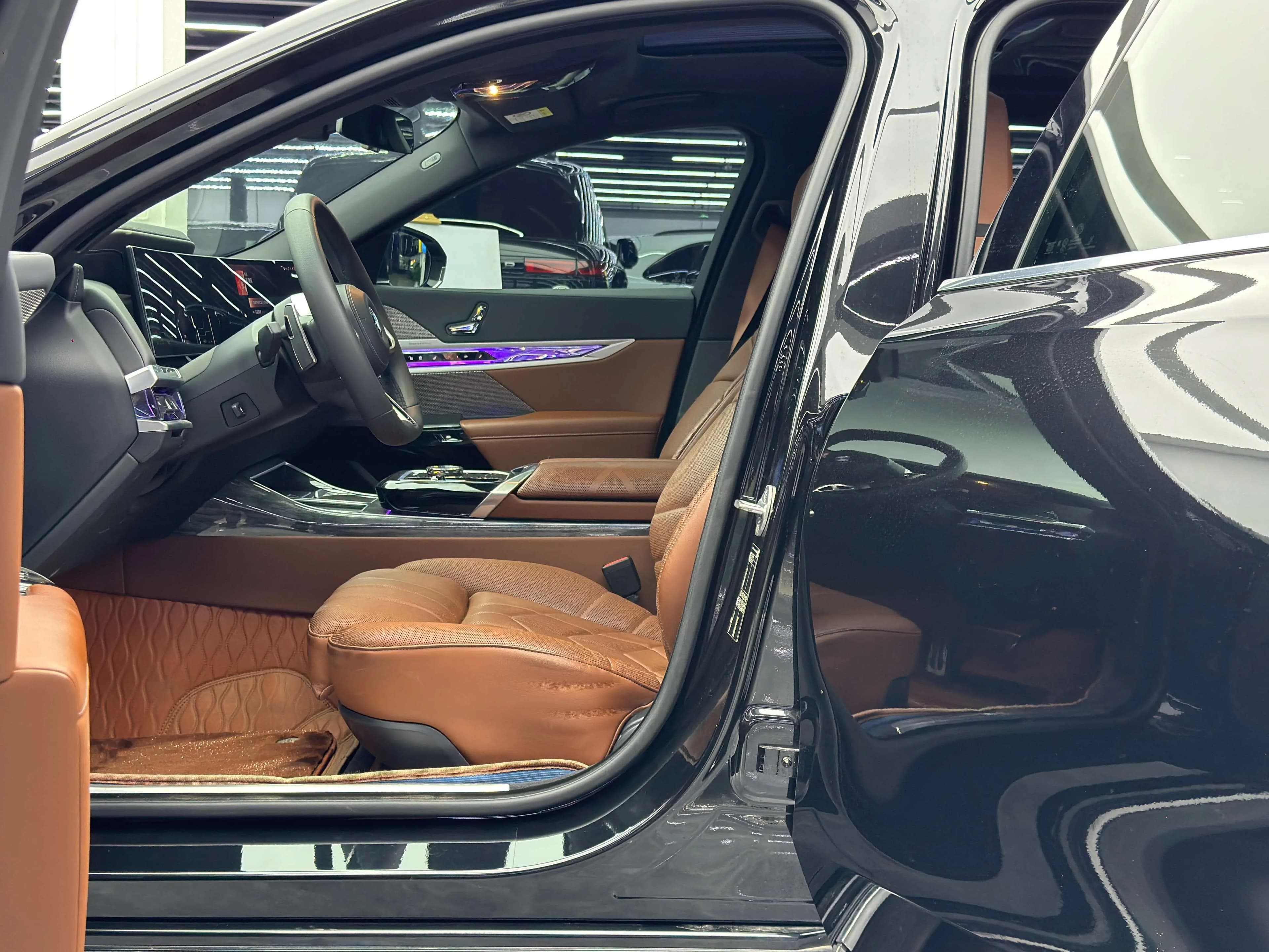 BMW 7 Series 2023 г. 16080 км. — фото 18