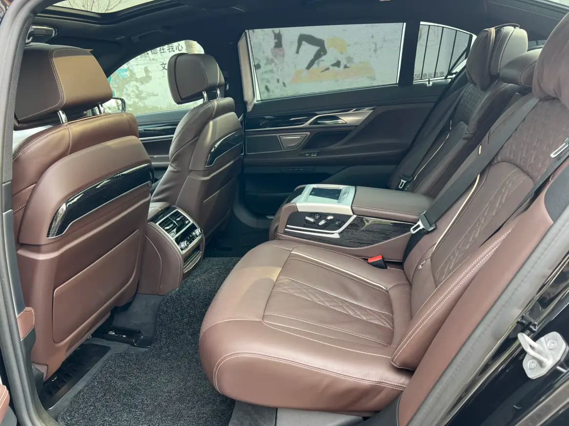 BMW 7 Series 2021 г. 46000 км. — фото 21
