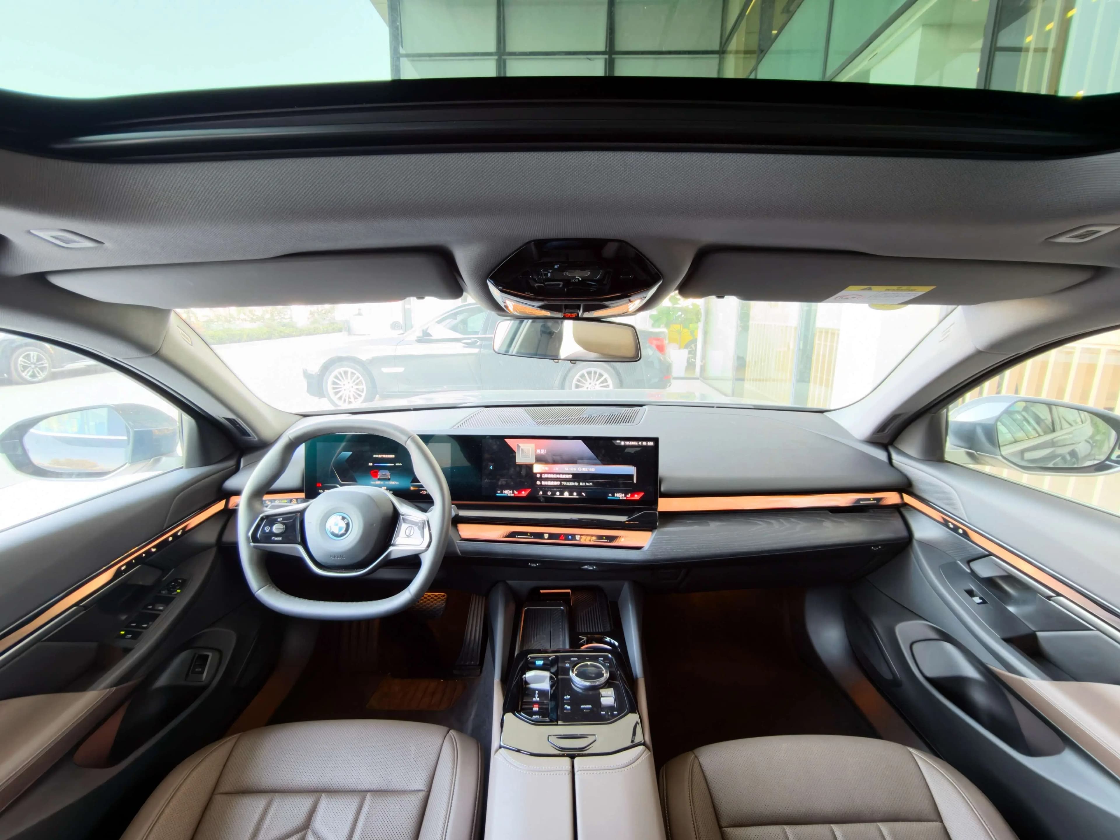 BMW i5 2025 г. 9052 км. — фото 9