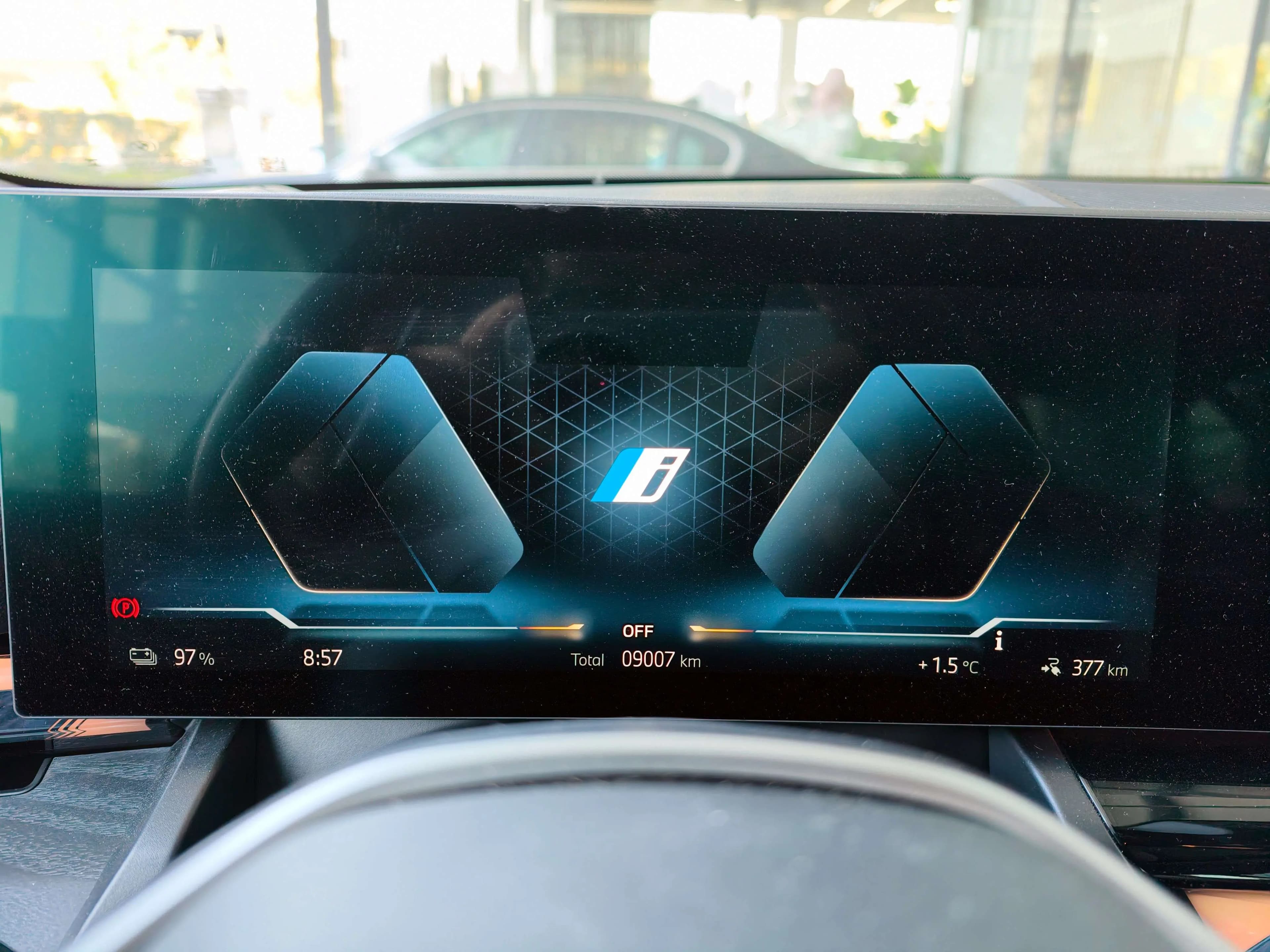 BMW i5 2025 г. 9052 км. — фото 10