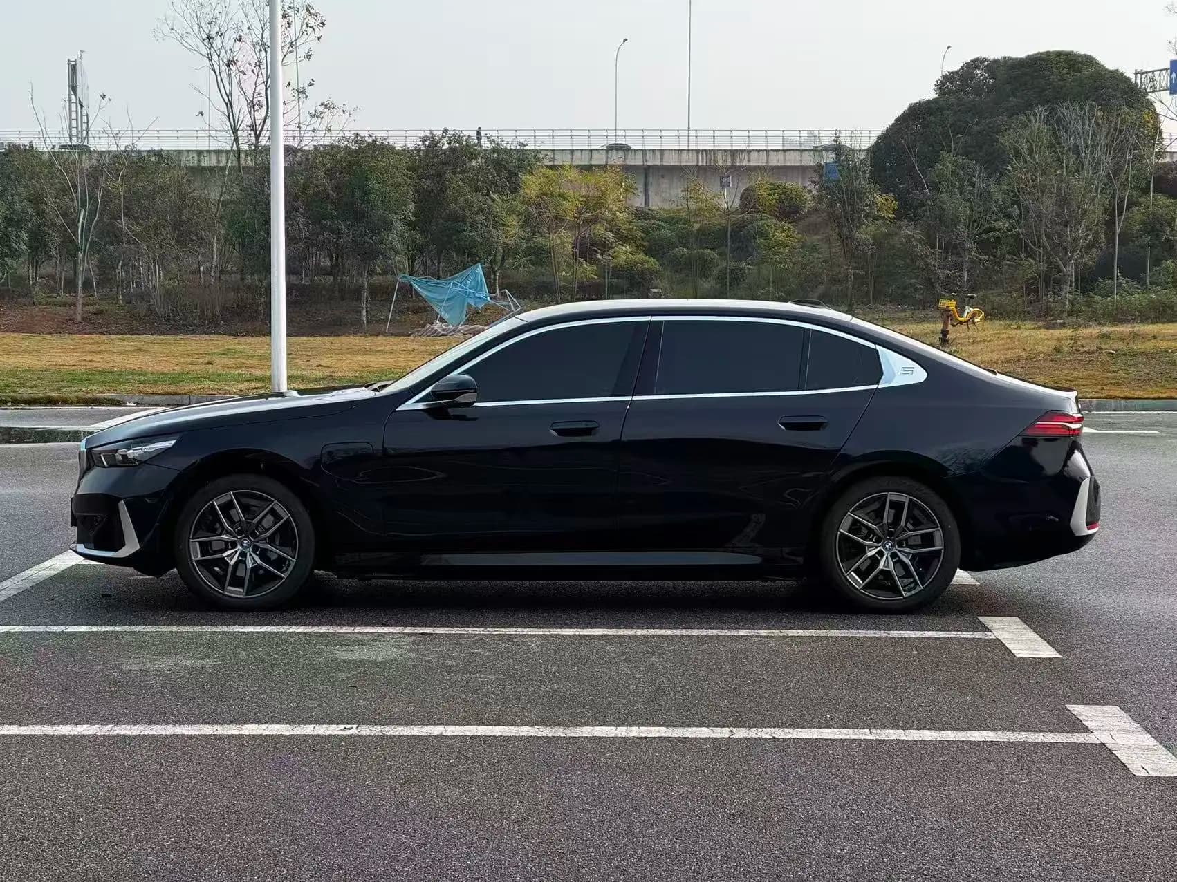 BMW i5 2025 г. 18051 км. — фото 3