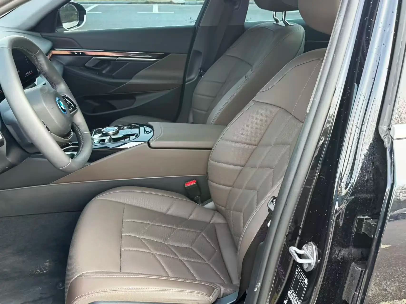 BMW i5 2025 г. 18051 км. — фото 8
