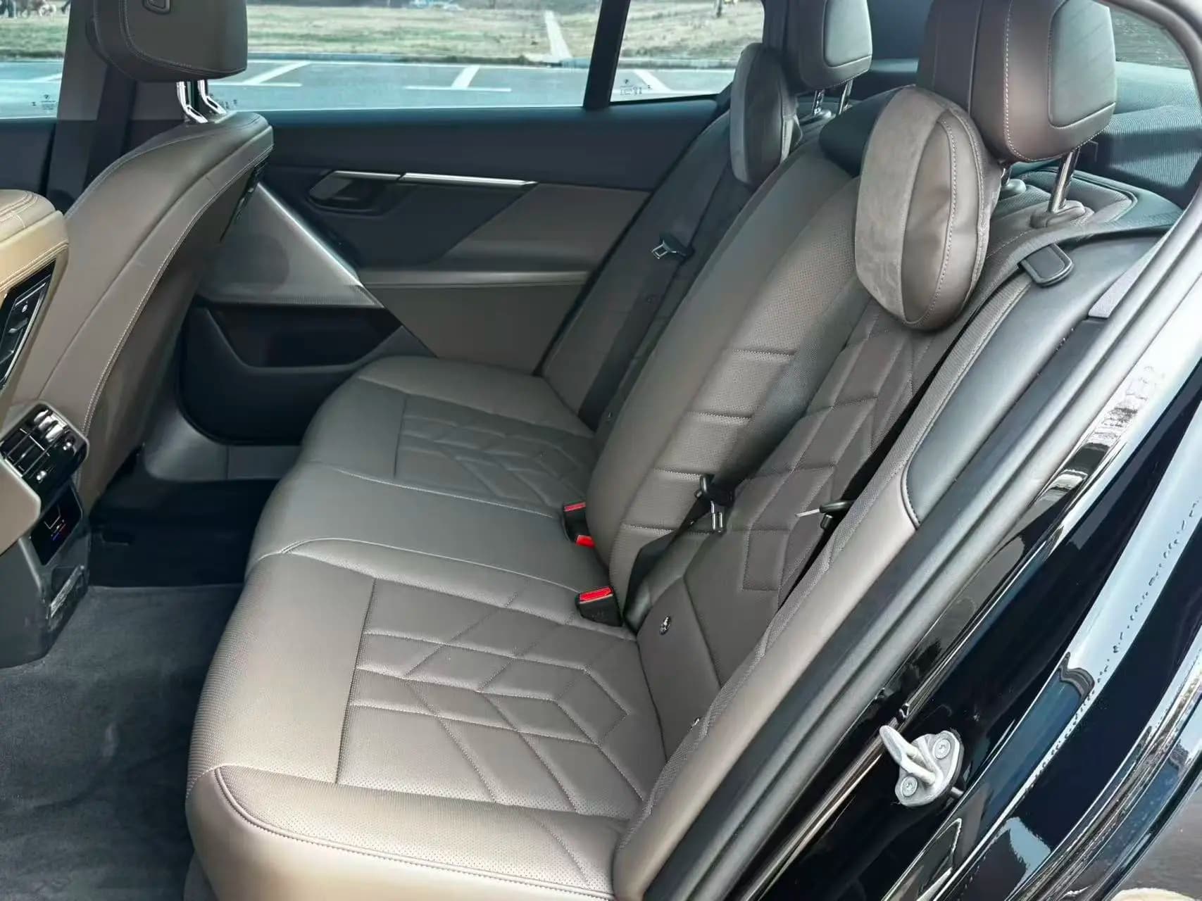 BMW i5 2025 г. 18051 км. — фото 9