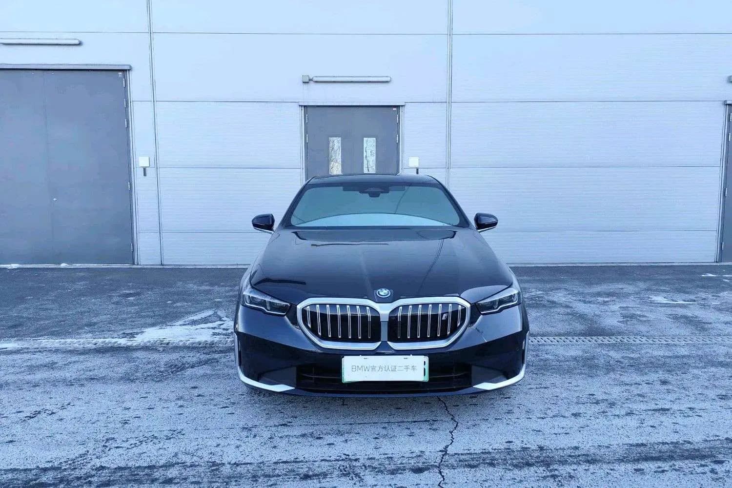 BMW i5 2025 г. 15050 км. — фото 2