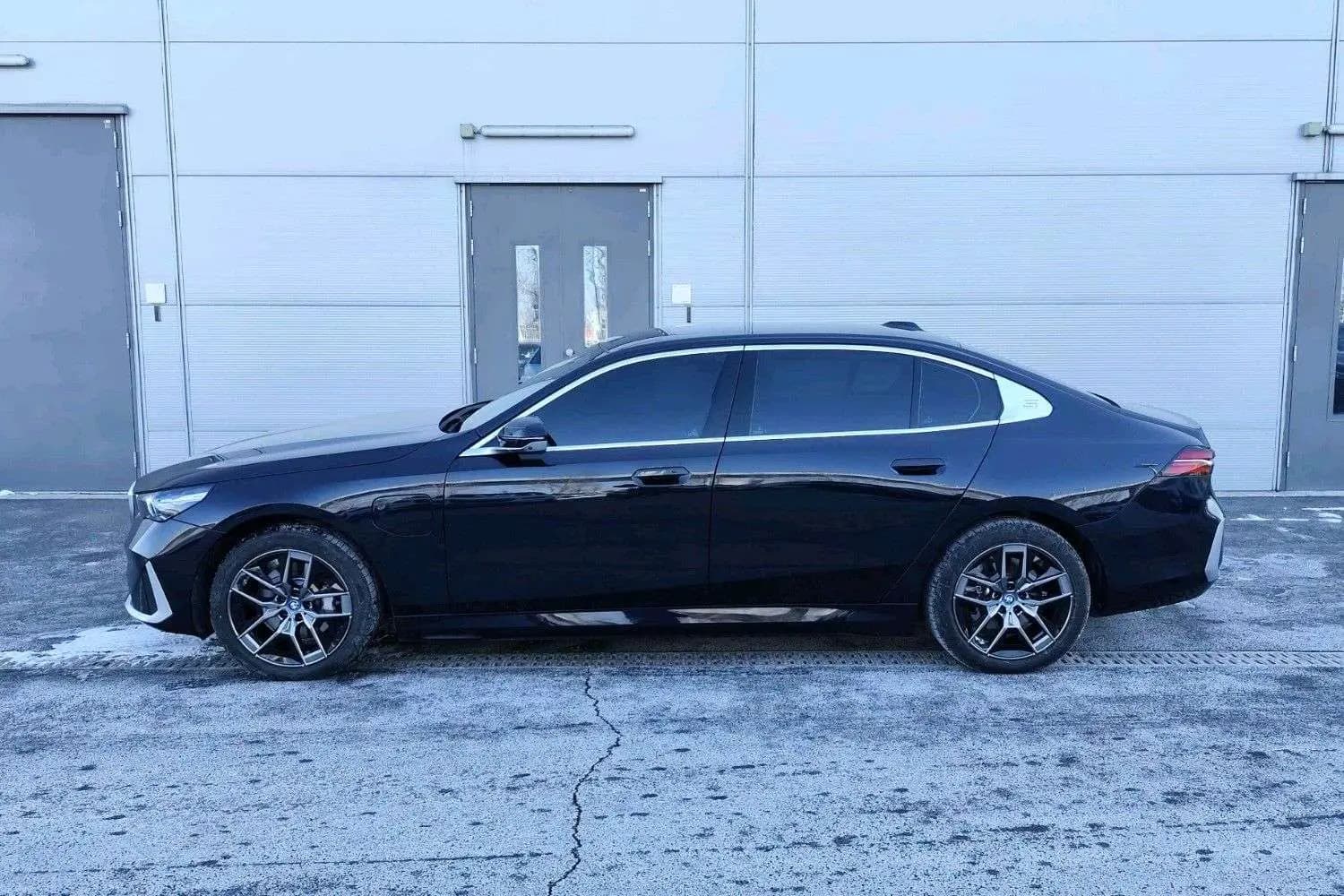 BMW i5 2025 г. 15050 км. — фото 3