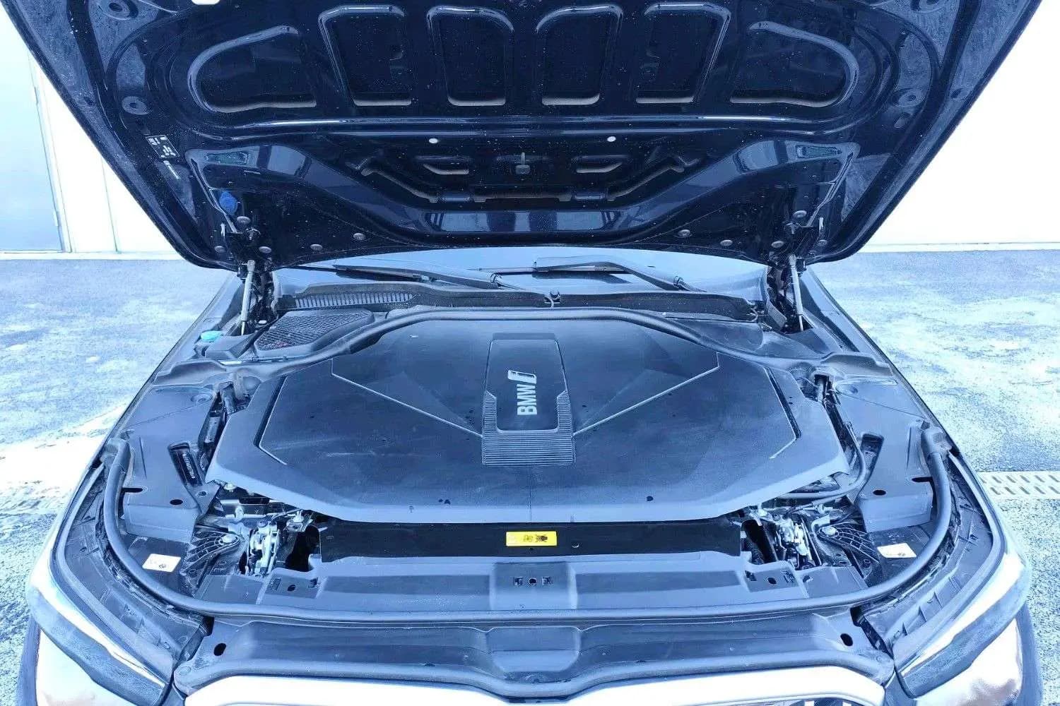 BMW i5 2025 г. 15050 км. — фото 5