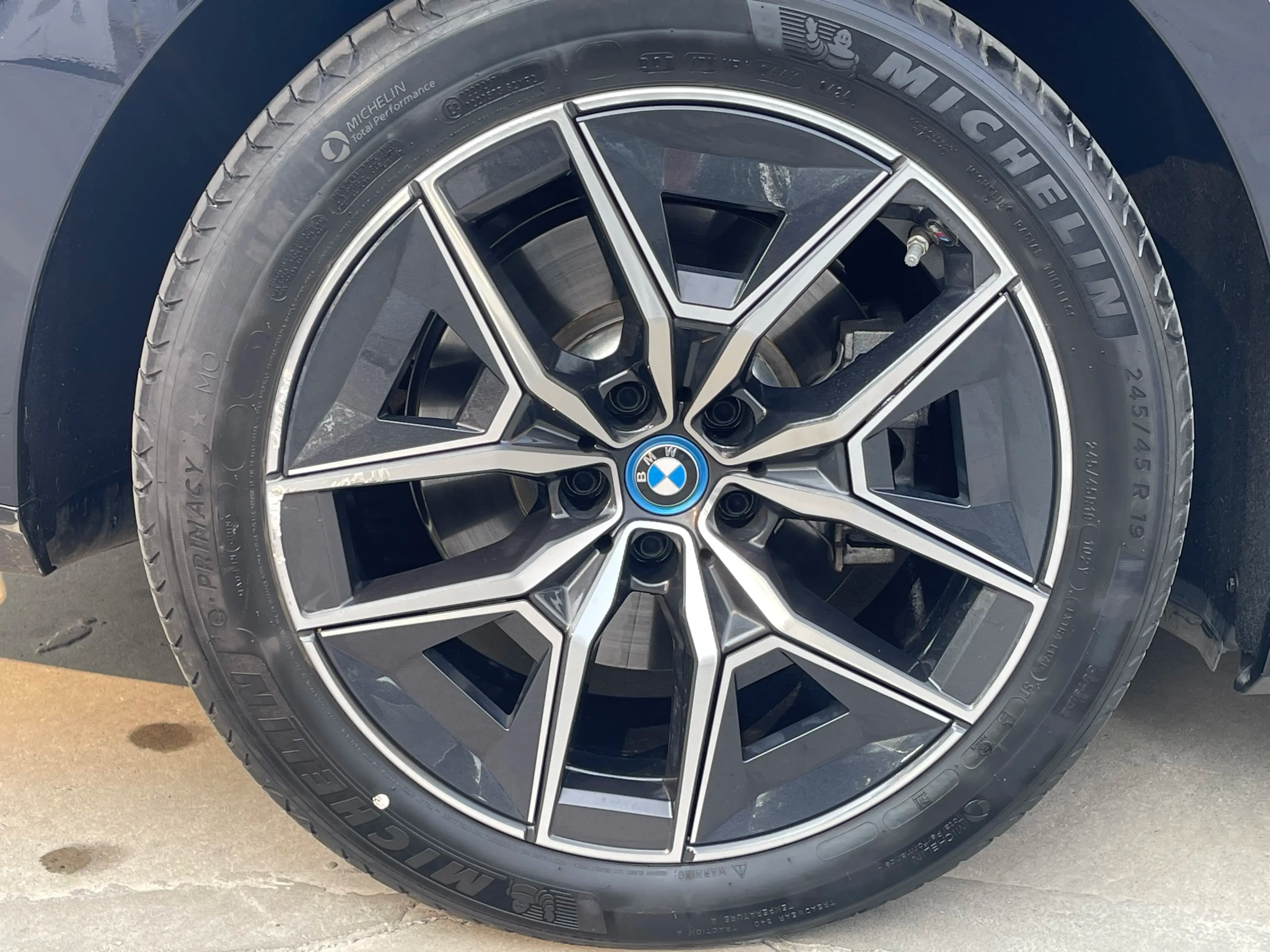 BMW i5 2024 г. 35049 км. — фото 5