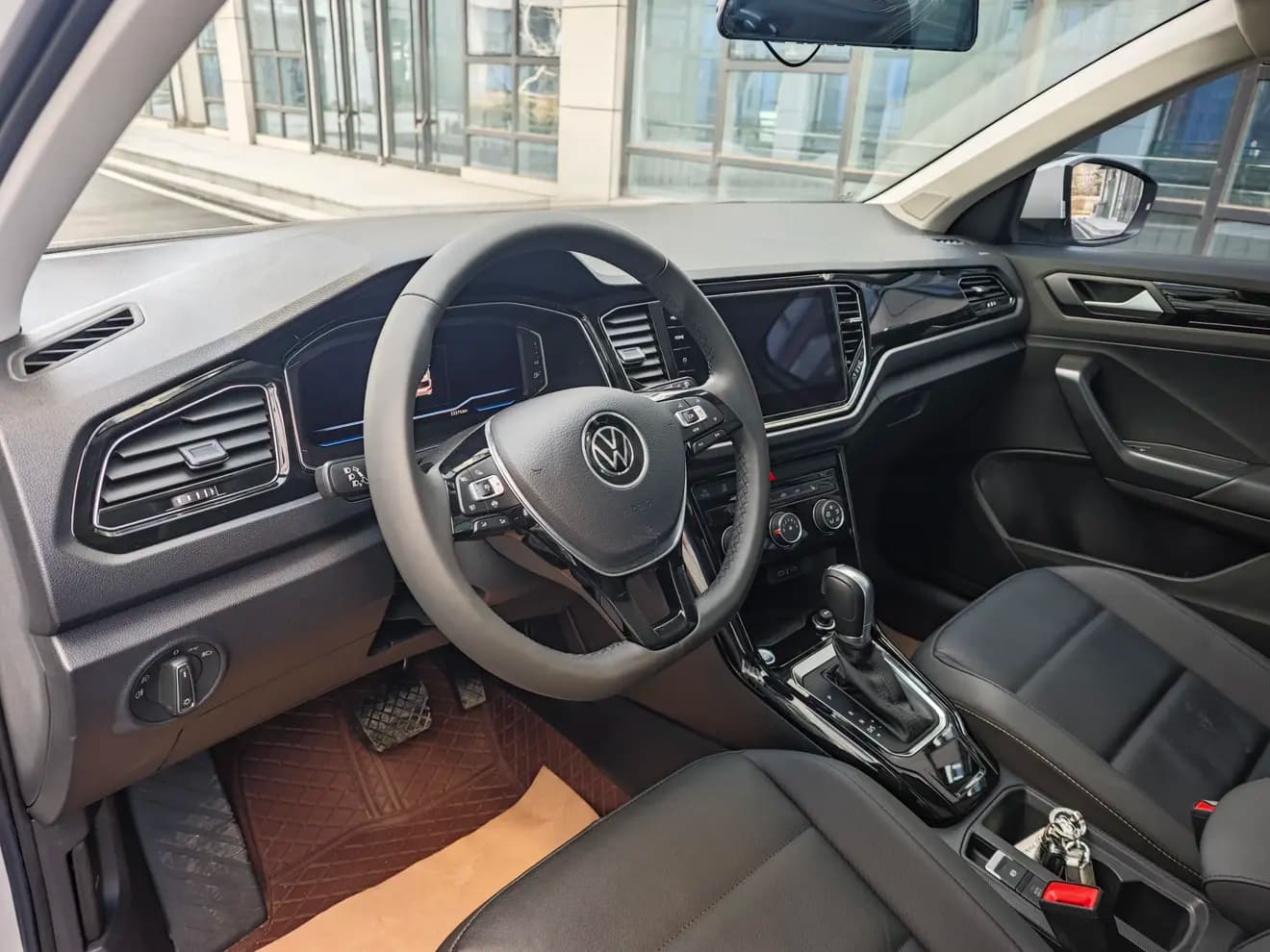Volkswagen T-Roc 2022 г. 33106 км. — фото 13