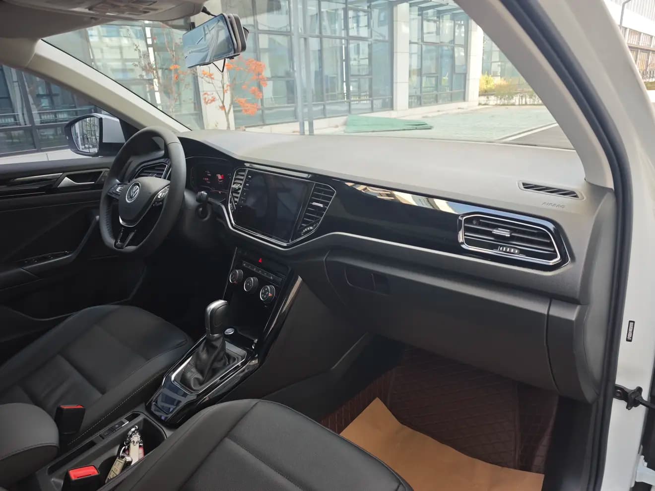 Volkswagen T-Roc 2022 г. 33106 км. — фото 16