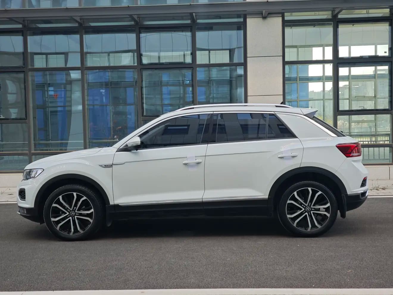 Volkswagen T-Roc 2022 г. 33106 км. — фото 4