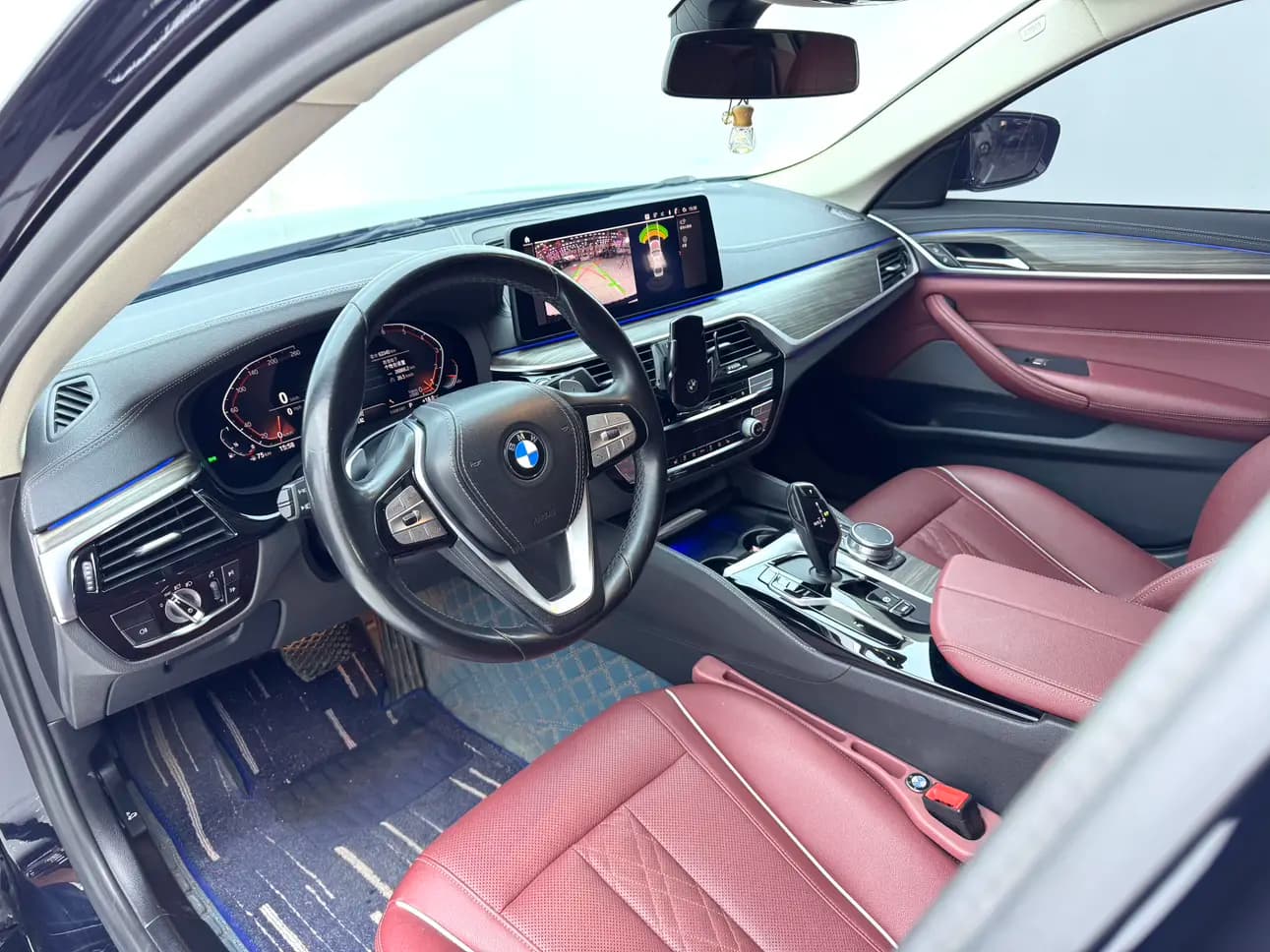 BMW 5 Series 2021 г. 64300 км. — фото 11