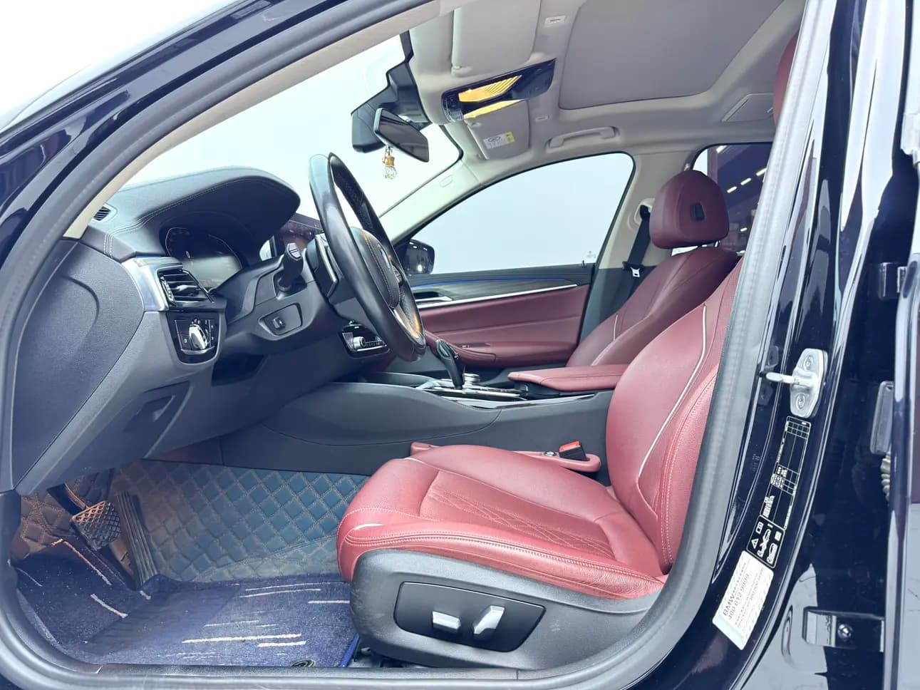 BMW 5 Series 2021 г. 64300 км. — фото 12