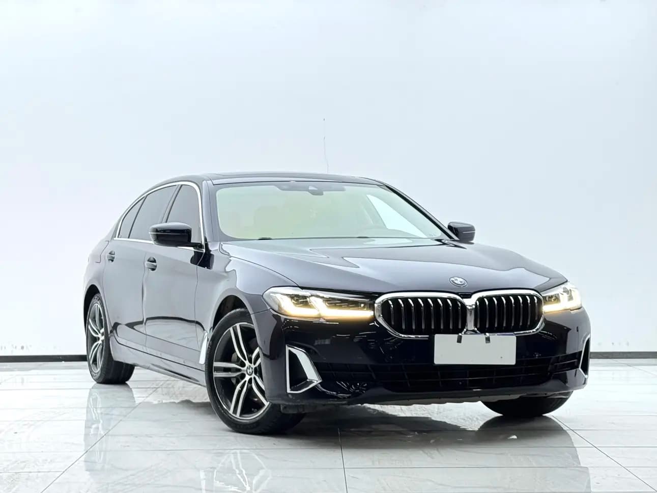 BMW 5 Series 2021 г. 64300 км. — фото 3