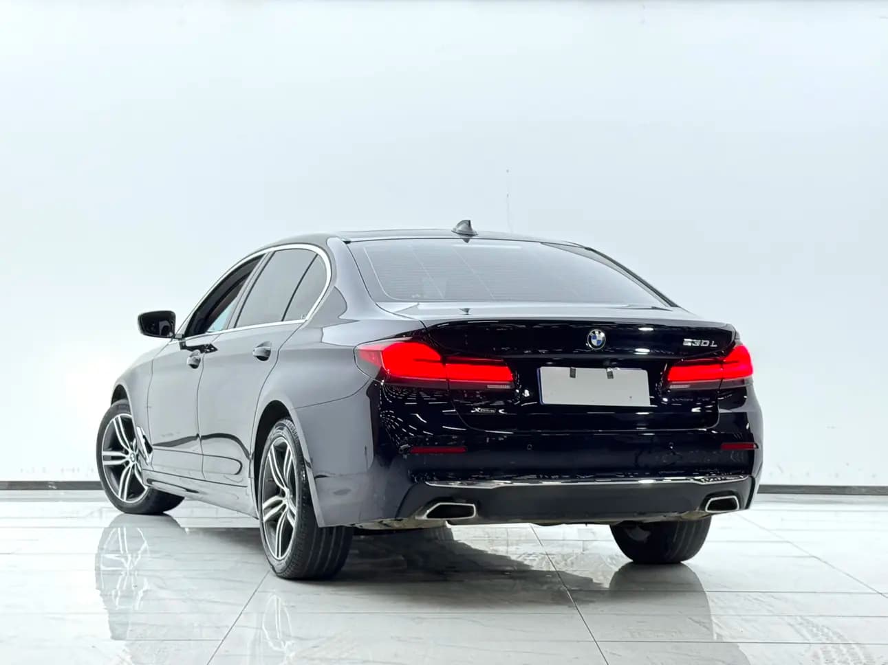 BMW 5 Series 2021 г. 64300 км. — фото 4