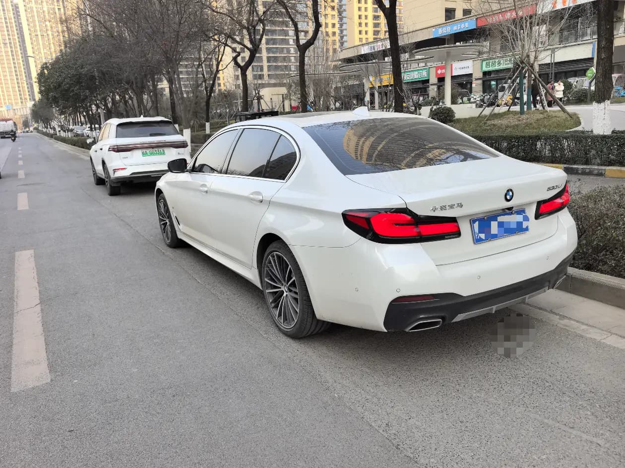 BMW 5 Series 2024 г. 24077 км. — фото 4