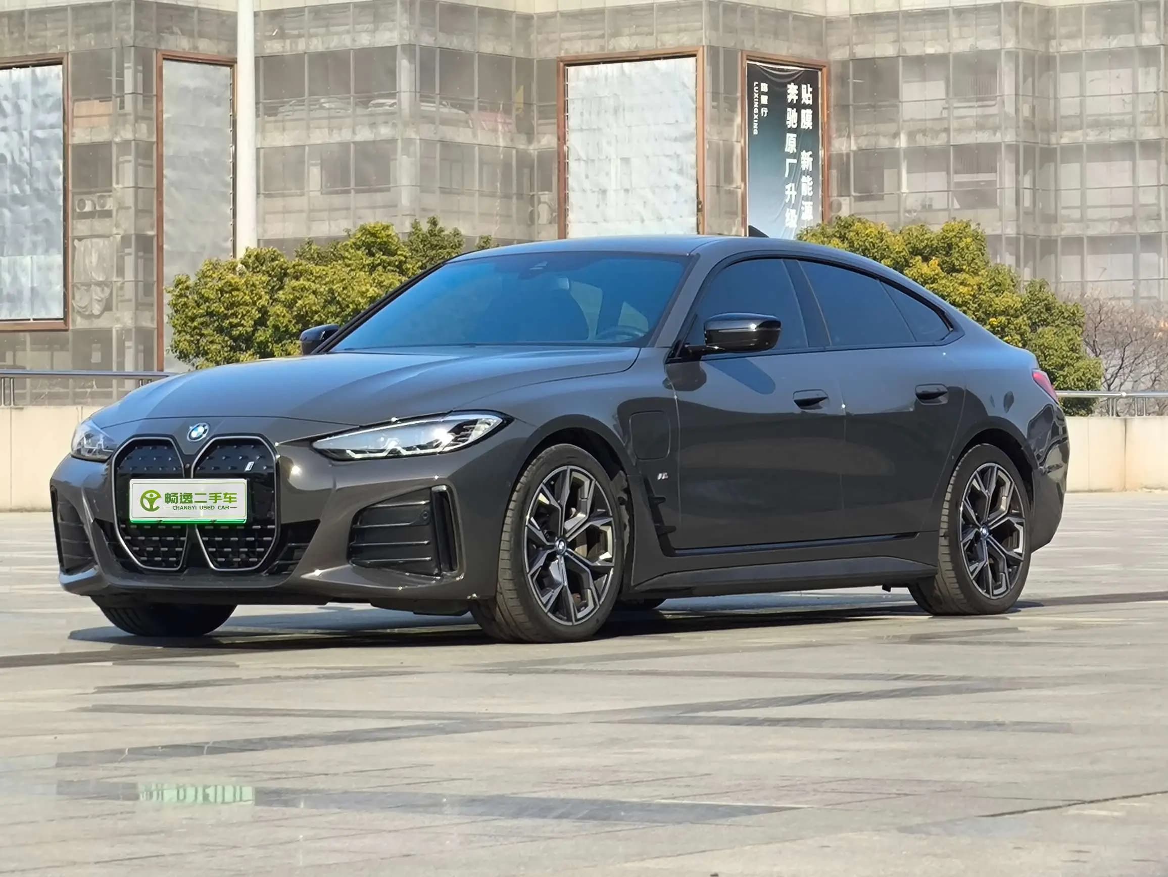 BMW i4 2022 г. 34096 км.