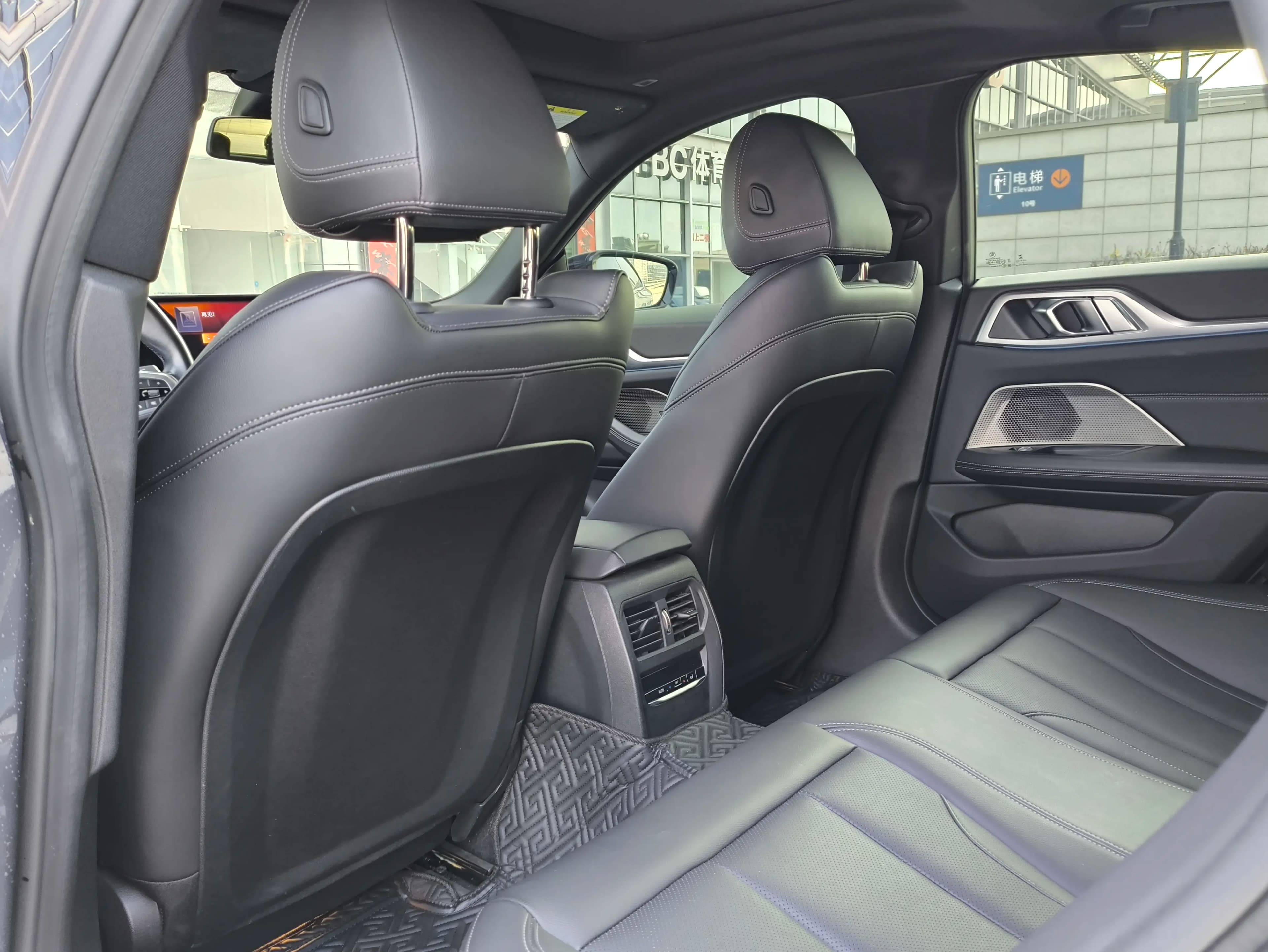 BMW i4 2022 г. 34096 км. — фото 16