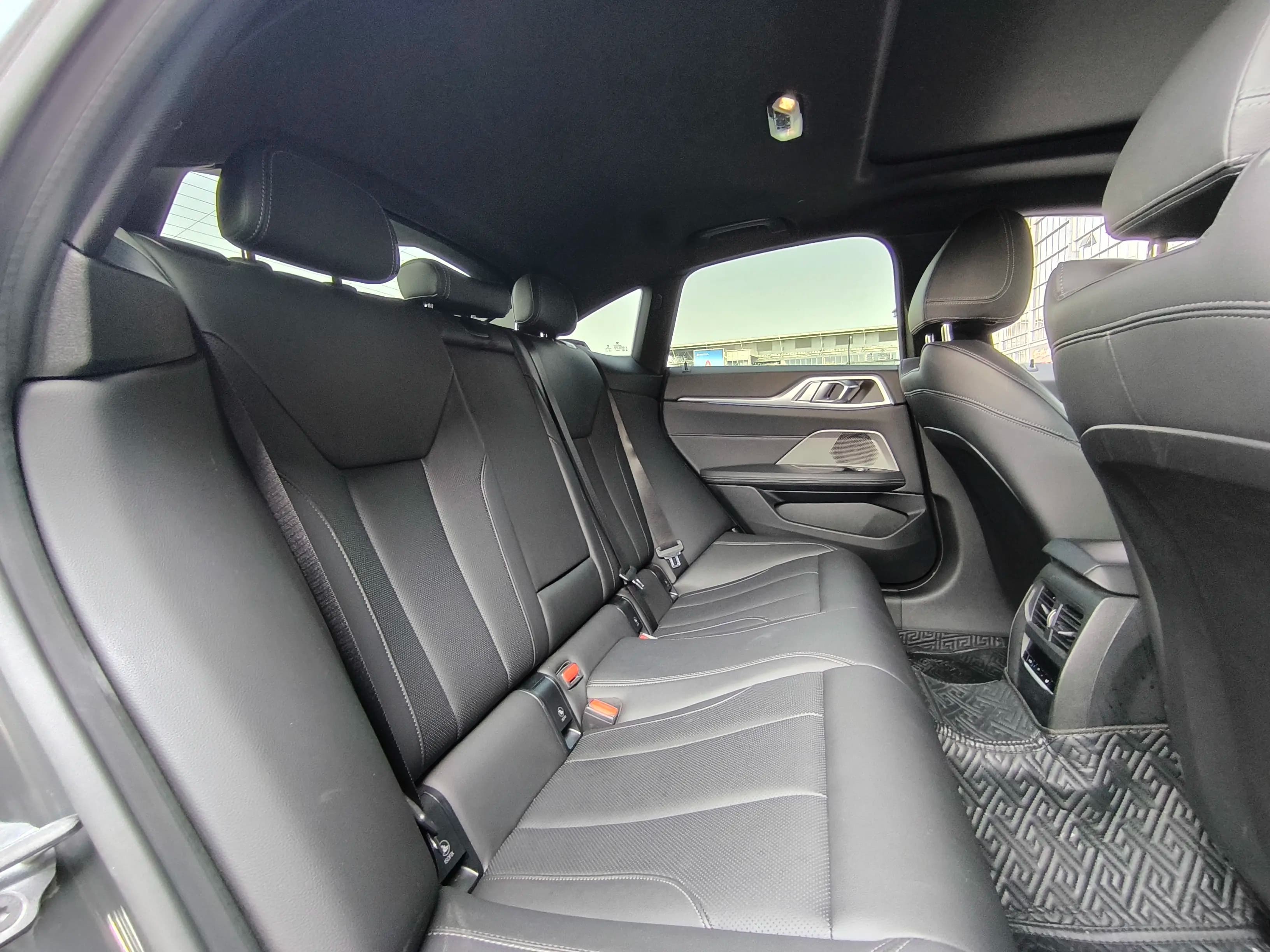 BMW i4 2022 г. 34096 км. — фото 20