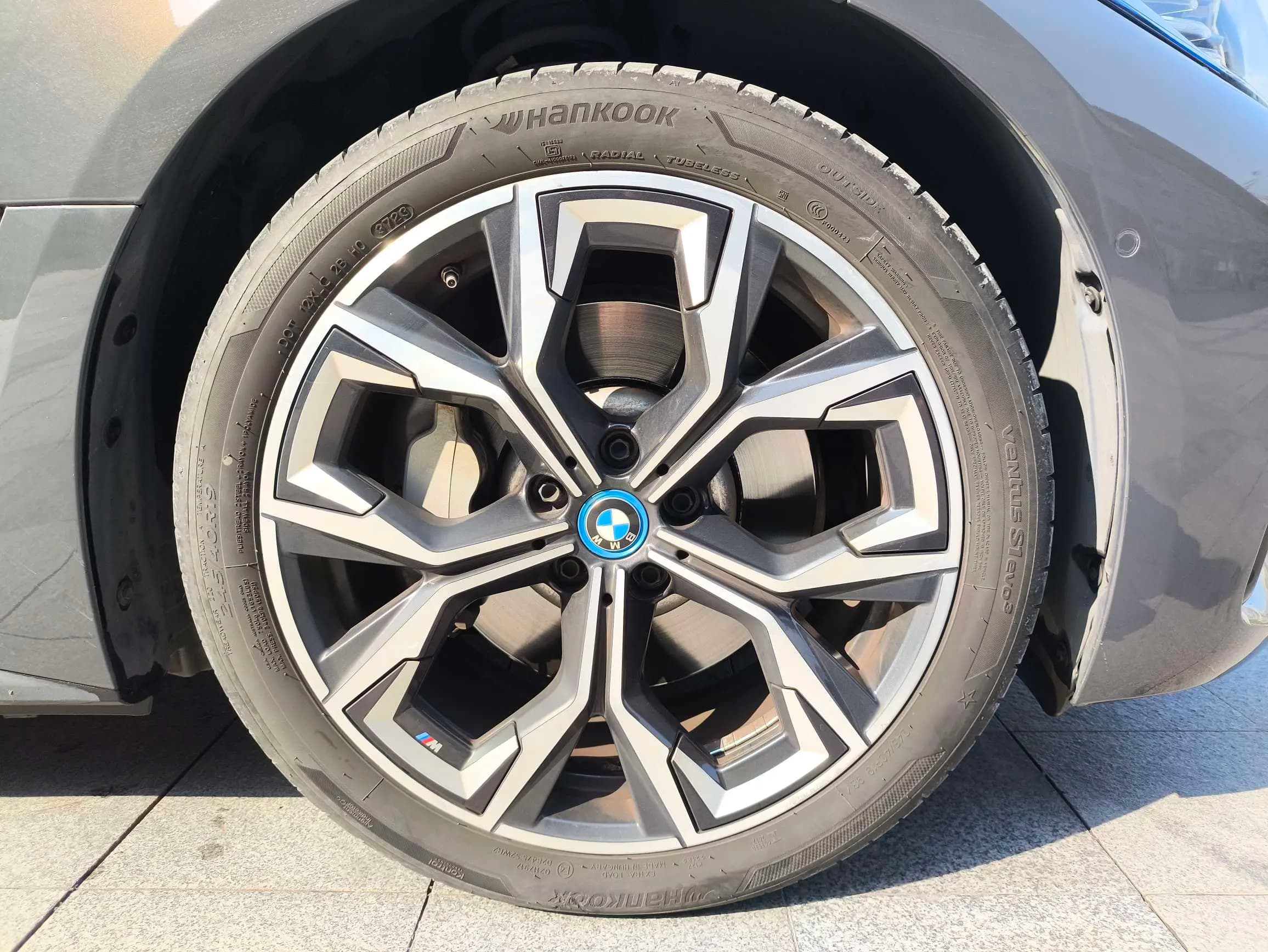 BMW i4 2022 г. 34096 км. — фото 8