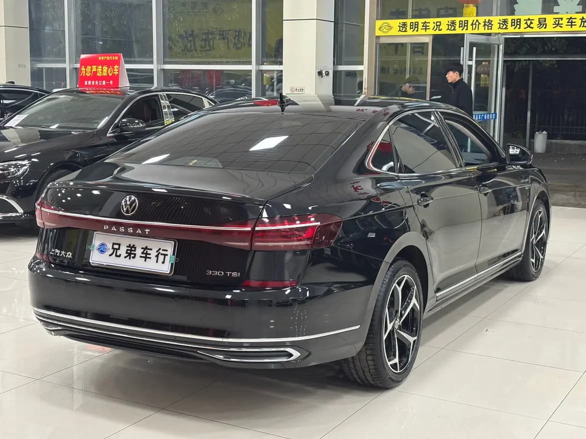 Volkswagen Passat 2023 г. 16350 км. — фото 4