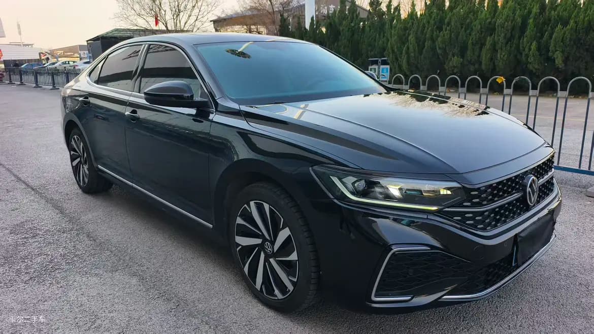 Volkswagen Passat 2022 г. 40051 км. — фото 3