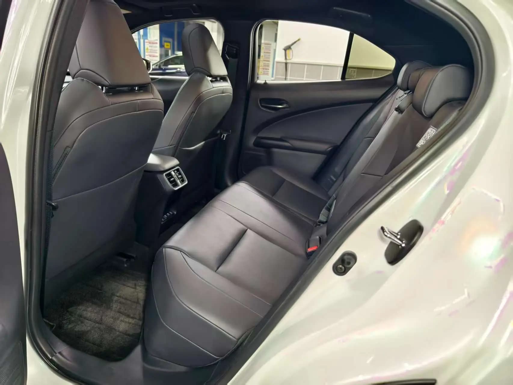 Lexus UX EV 2021 г. 40115 км. — фото 17