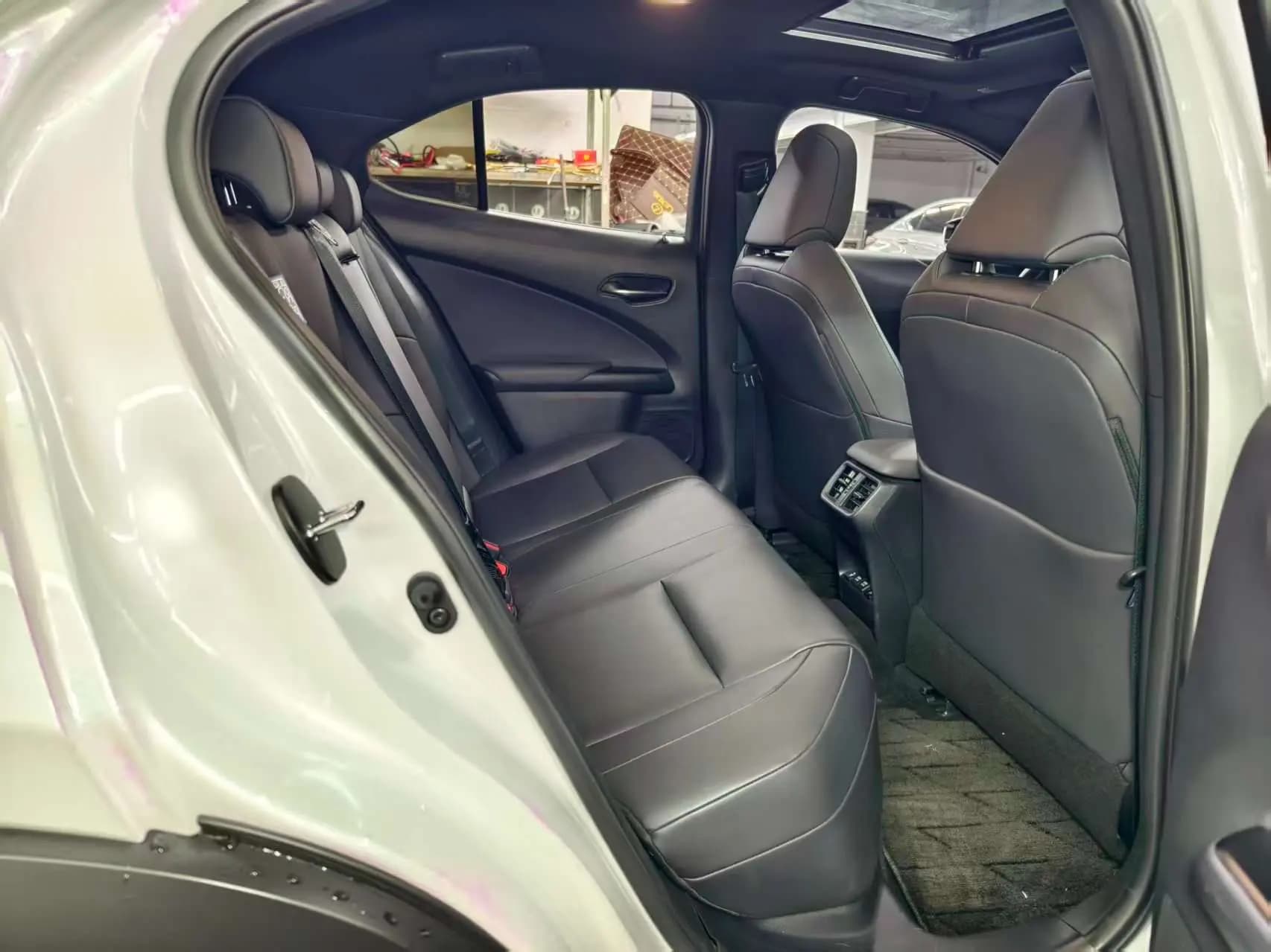 Lexus UX EV 2021 г. 40115 км. — фото 21