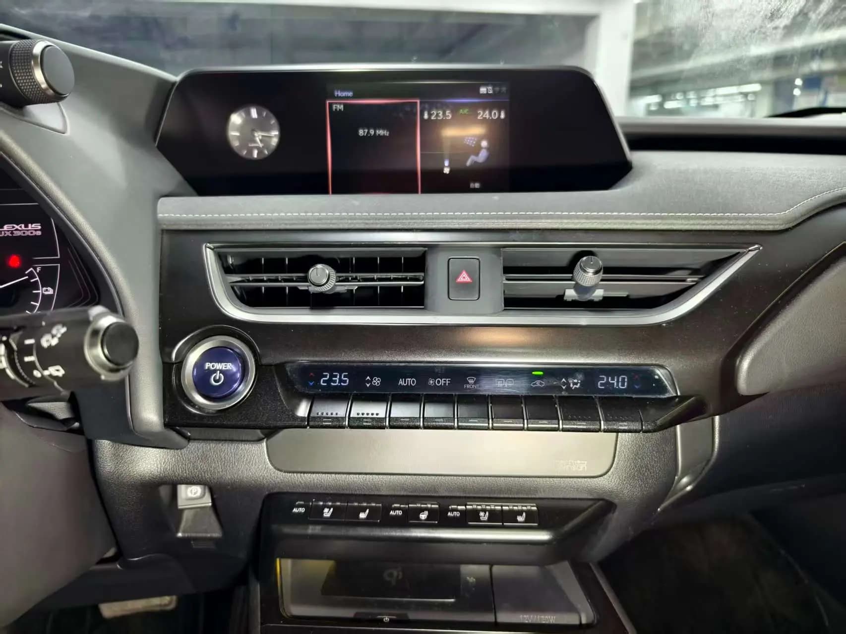 Lexus UX EV 2021 г. 40115 км. — фото 10