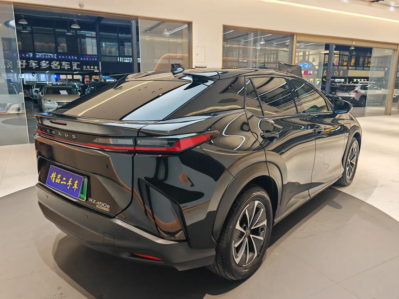 Lexus RZ 2023 г. 31095 км. — фото 6