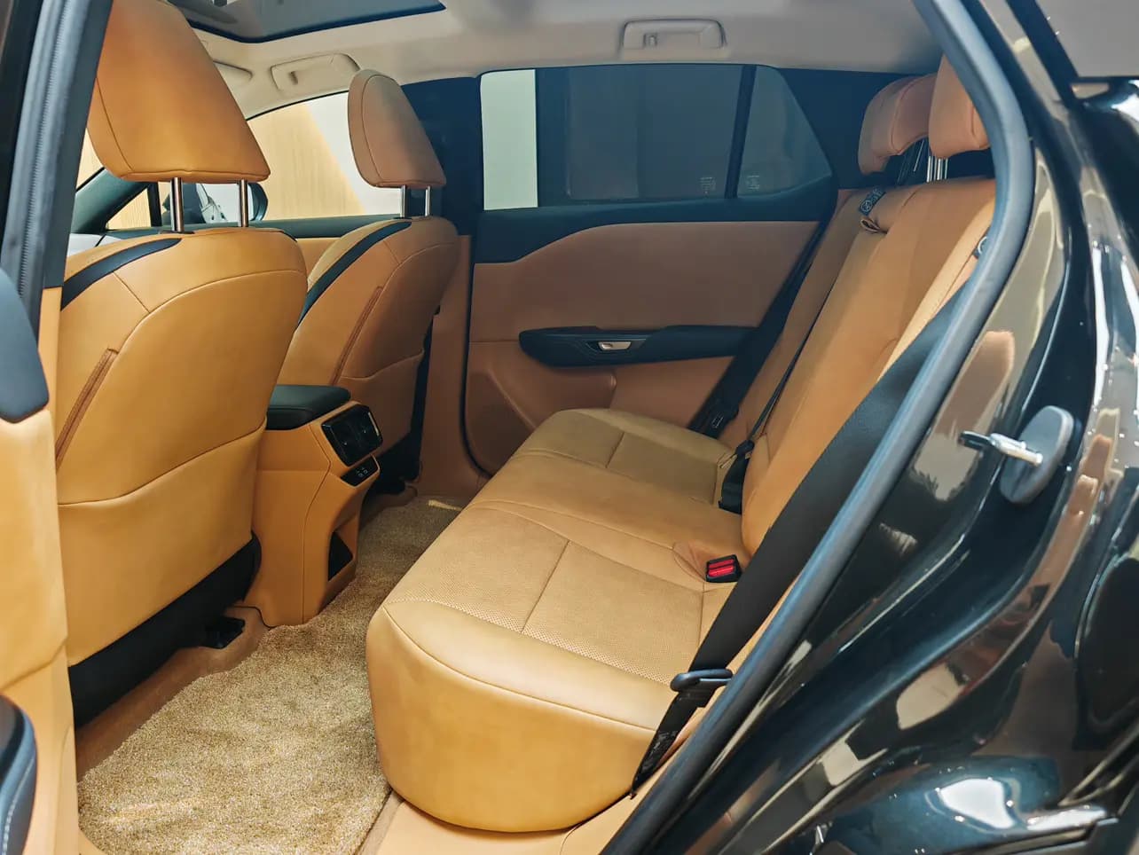 Lexus RZ 2023 г. 31095 км. — фото 9