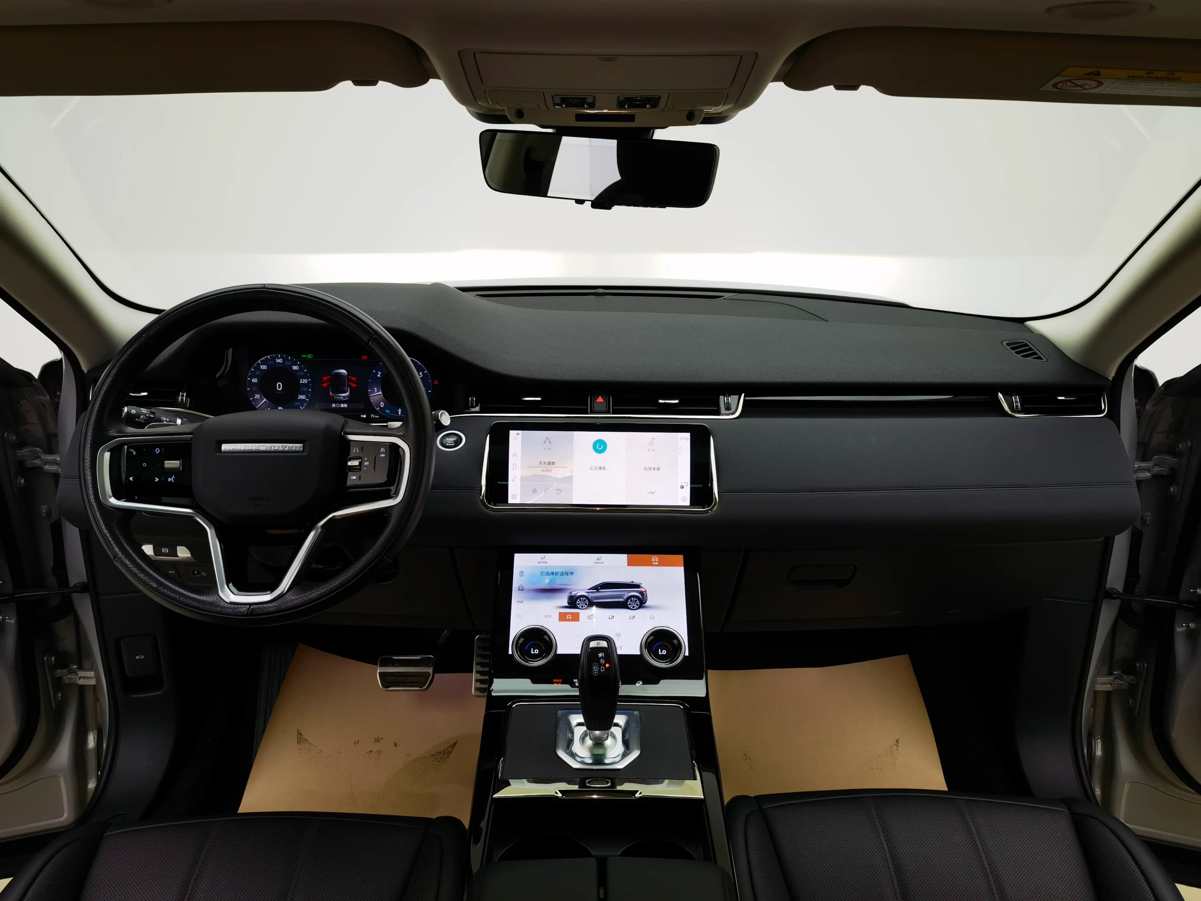 Land Rover Range Rover Evoque 2023 г. 37115 км. — фото 13