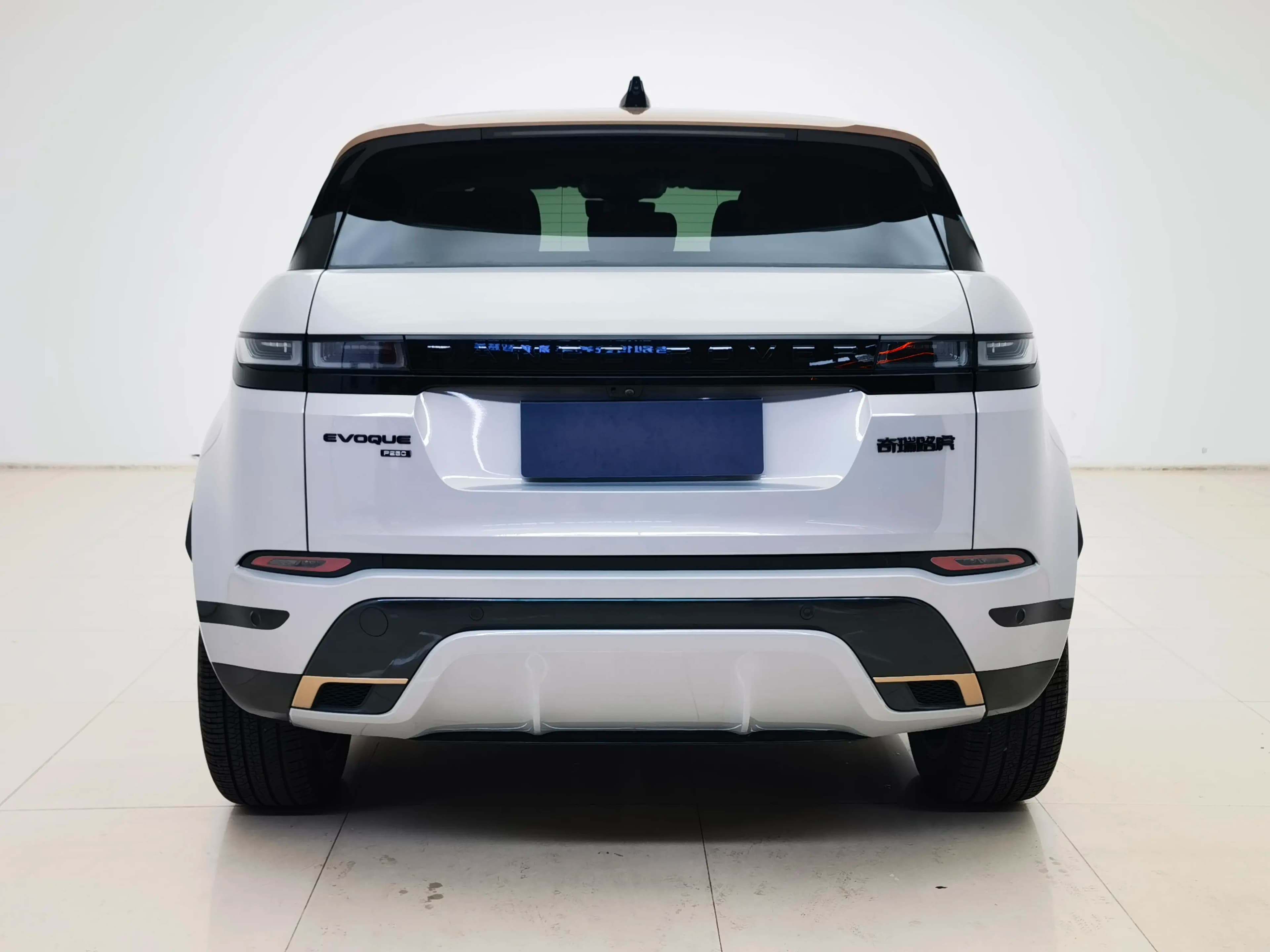 Land Rover Range Rover Evoque 2023 г. 37115 км. — фото 5