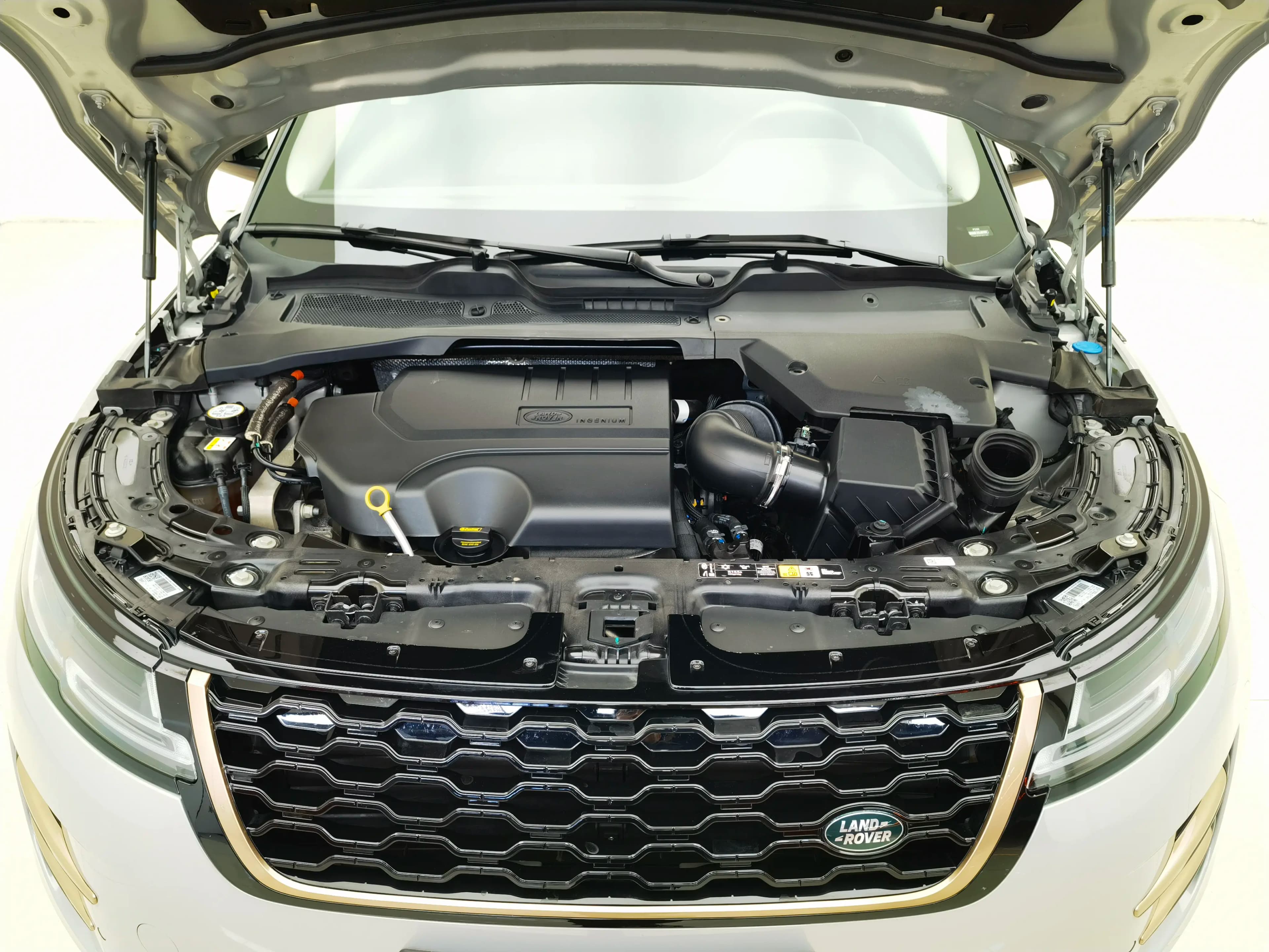 Land Rover Range Rover Evoque 2023 г. 37115 км. — фото 7