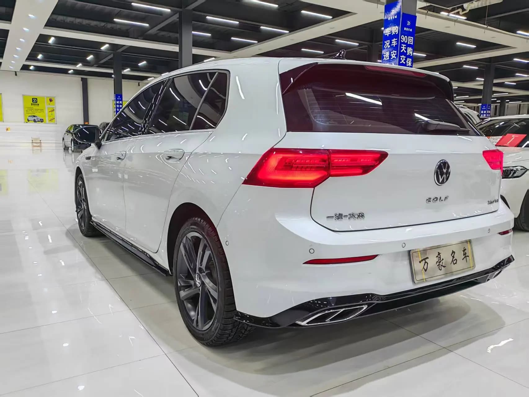 Volkswagen Golf 2023 г. 18000 км. — фото 4