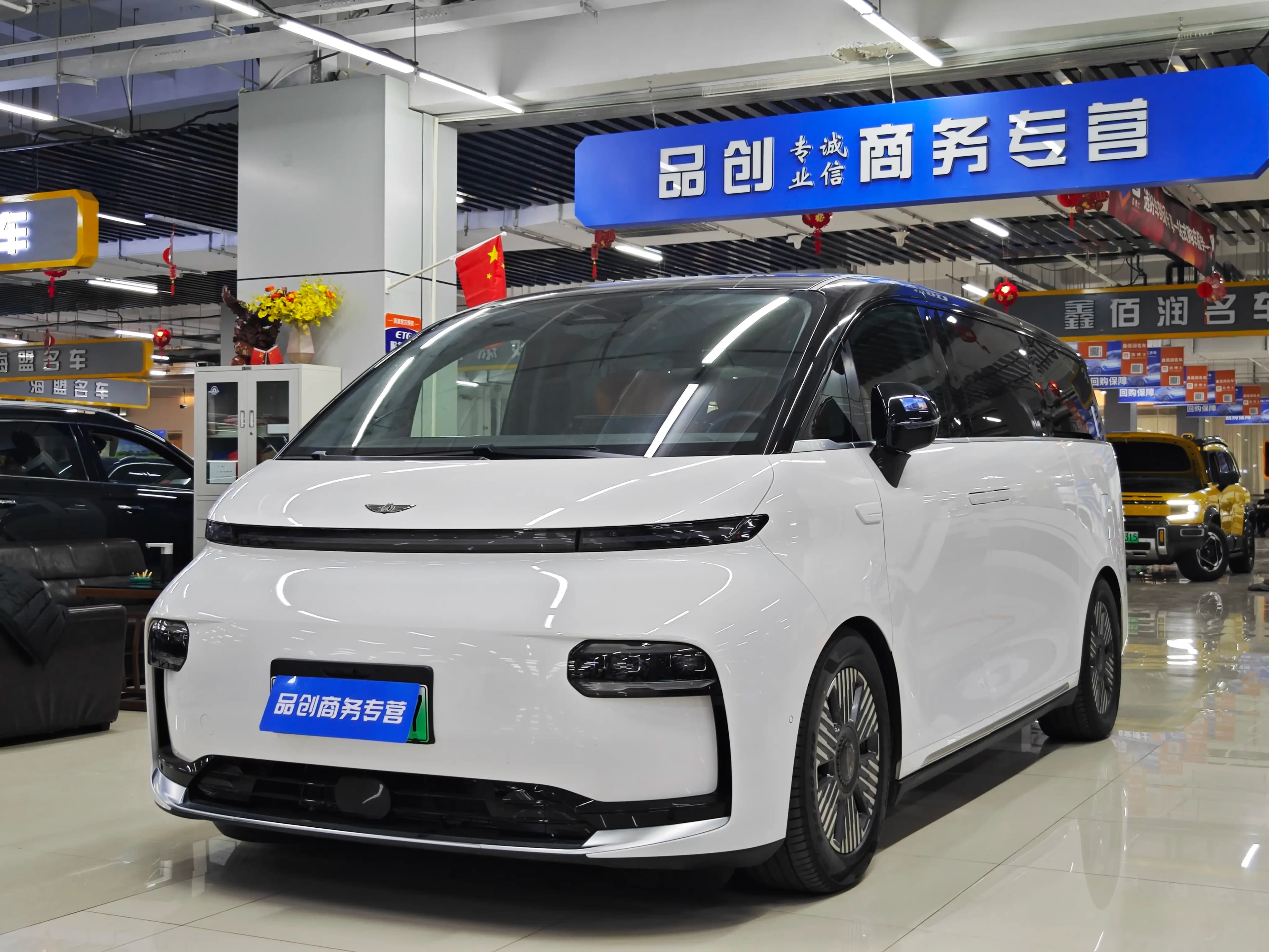 Geely Yizhen L380 2025 г. 1027 км.